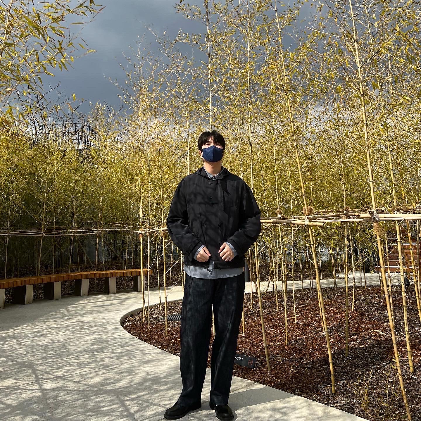 Polyteru Human Index Human Regular 1/2 T-Shirt Dyed Blue, Polyteru Human Index Index Cargo Pants Black 착용 스타일 - 2