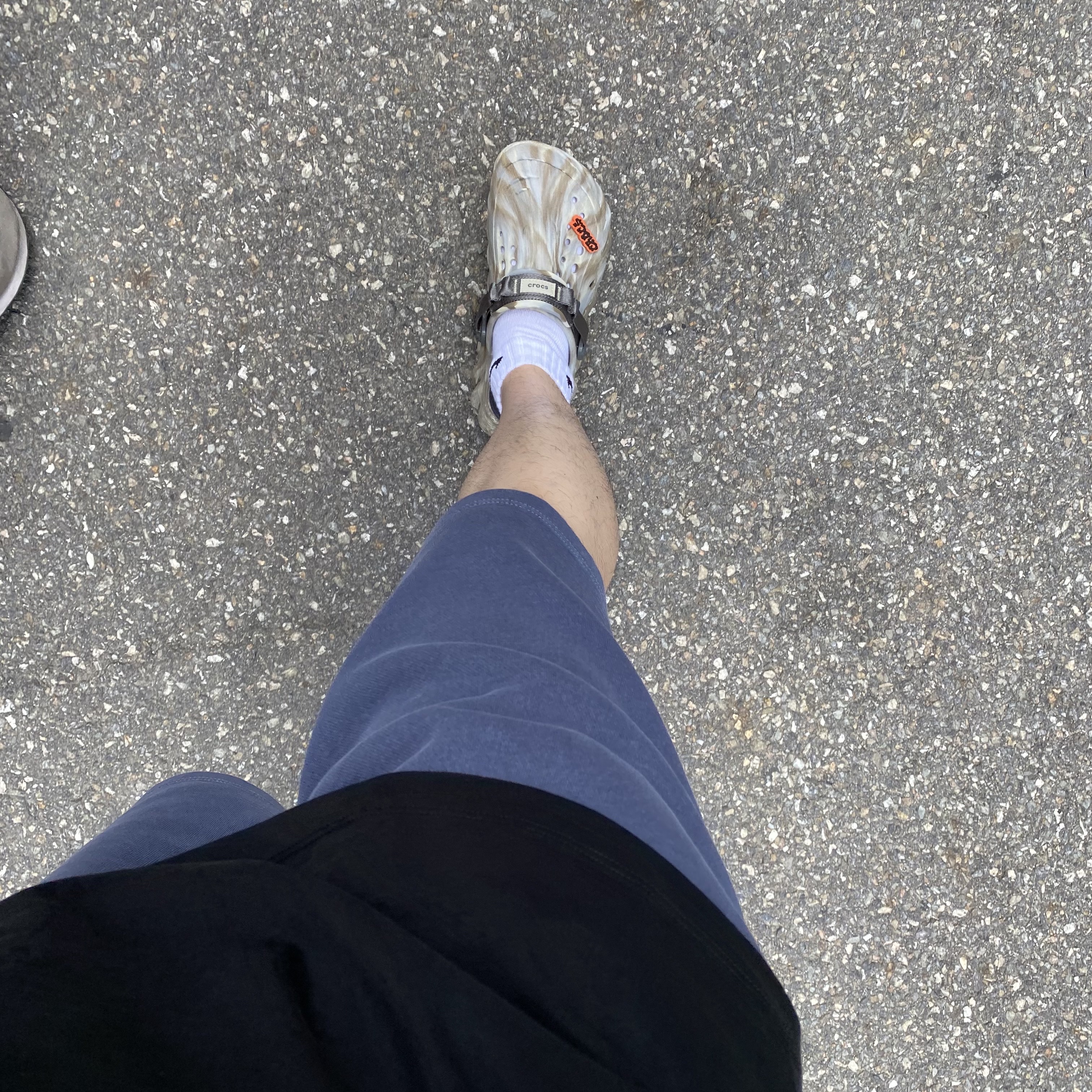 Crocs Echo Marbled Clog Bone Multi, Nike Everyday Lightweight Training Ankle Socks White Black (3 Pack/Korean Ver.) 착용 스타일 - 1