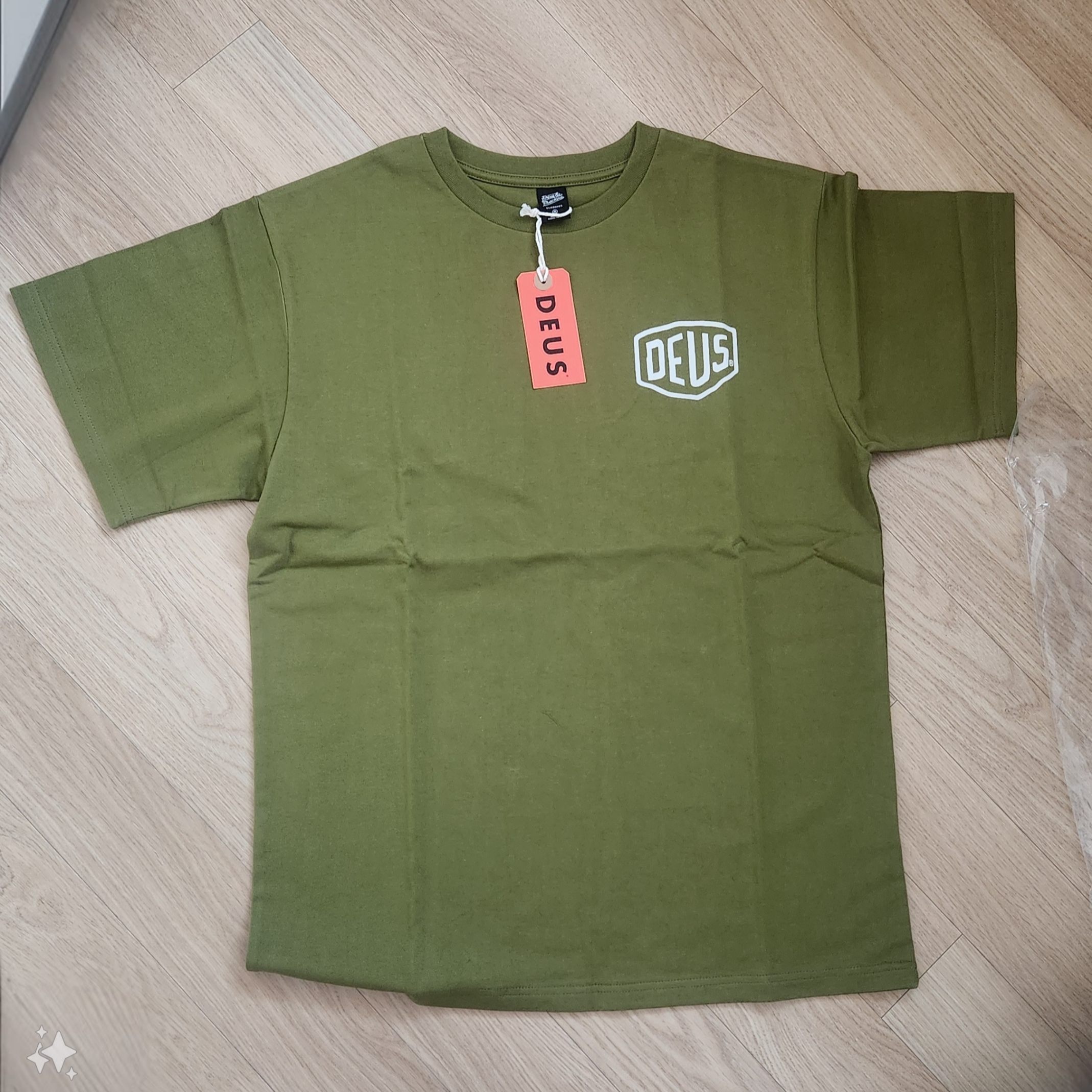 Deus Ex Machina Samcheong College T-Shirt Rover Green 착용 스타일 - 2