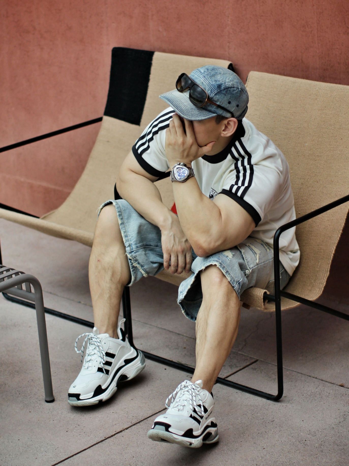 Supreme Washed Chino Twill Camp Cap Dirty Indigo - 24SS, Adidas German Adicolor Classic 3-Stripes T-Shirt Off White - KR Sizing 착용 스타일 - 1