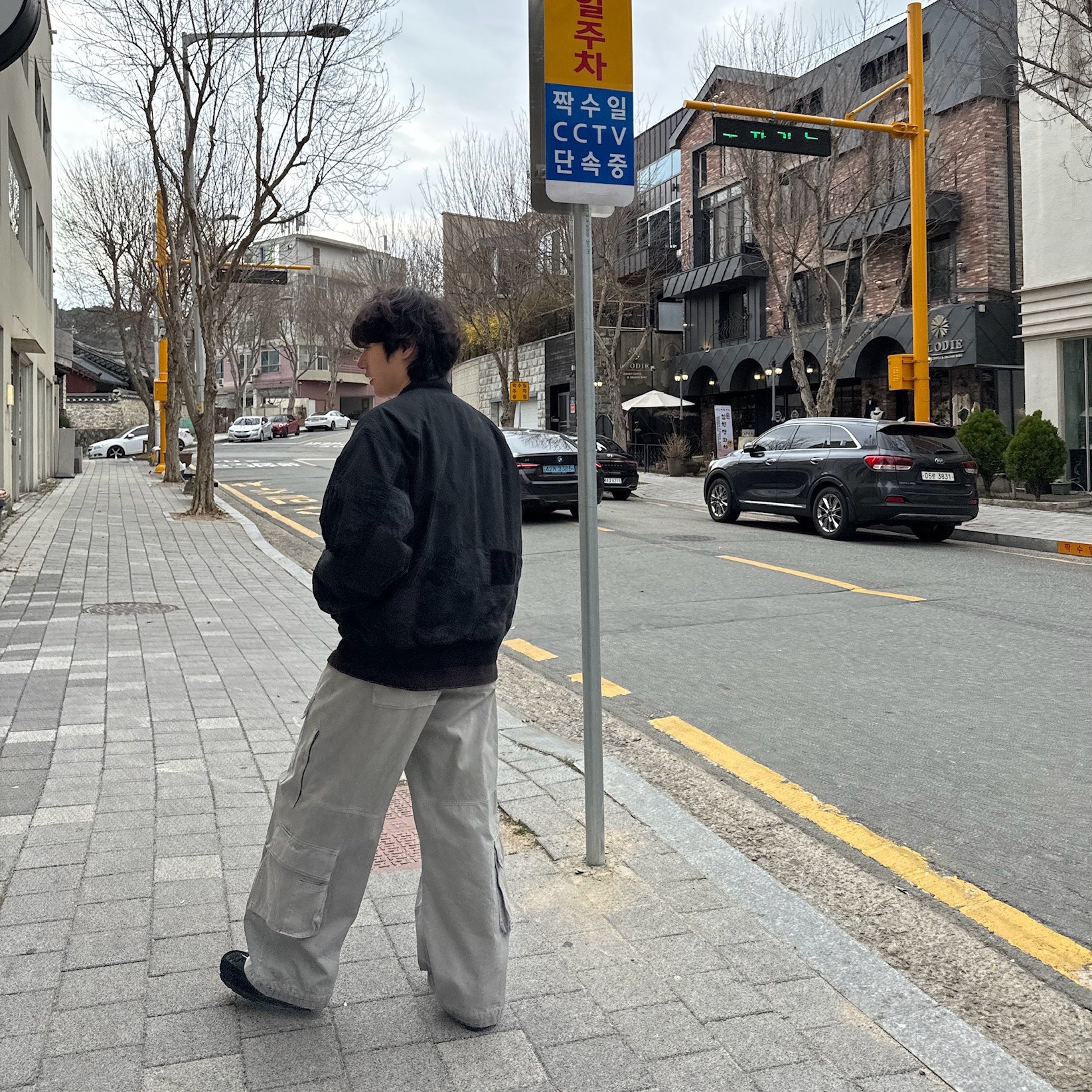 Polyteru x Nomanual Dyed Cargo Pants Light Gray, Polyteru 1011 Reversible Patched MA-1 Washed Black (Dyed Mud) - 24SS 착용 스타일 - 1