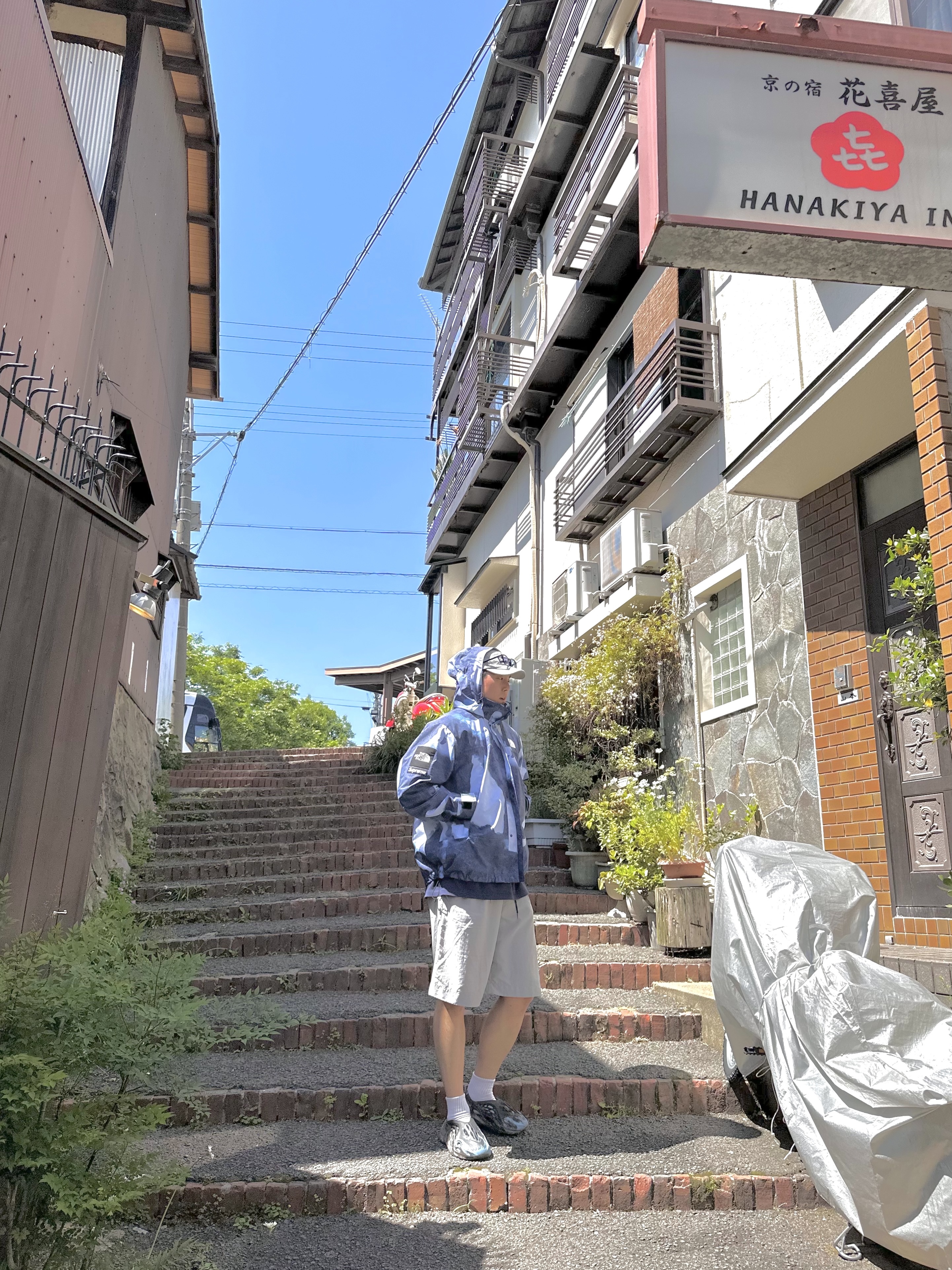 Adidas Yeezy Foam RNNR MX Cinder, Supreme Denim Camp Cap Dirty Indigo - 23SS 착용 스타일