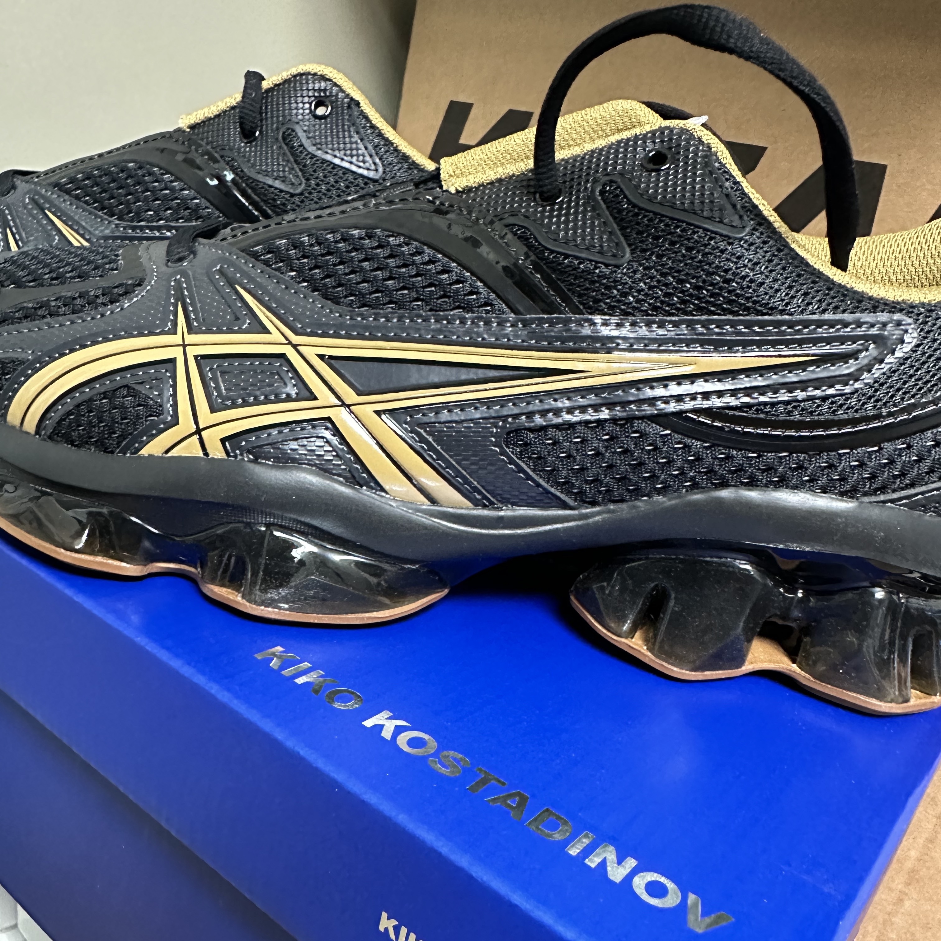 Asics x Kiko Kostadinov Gel-Quantum Zientzia Black Brown 착용 스타일 - 2