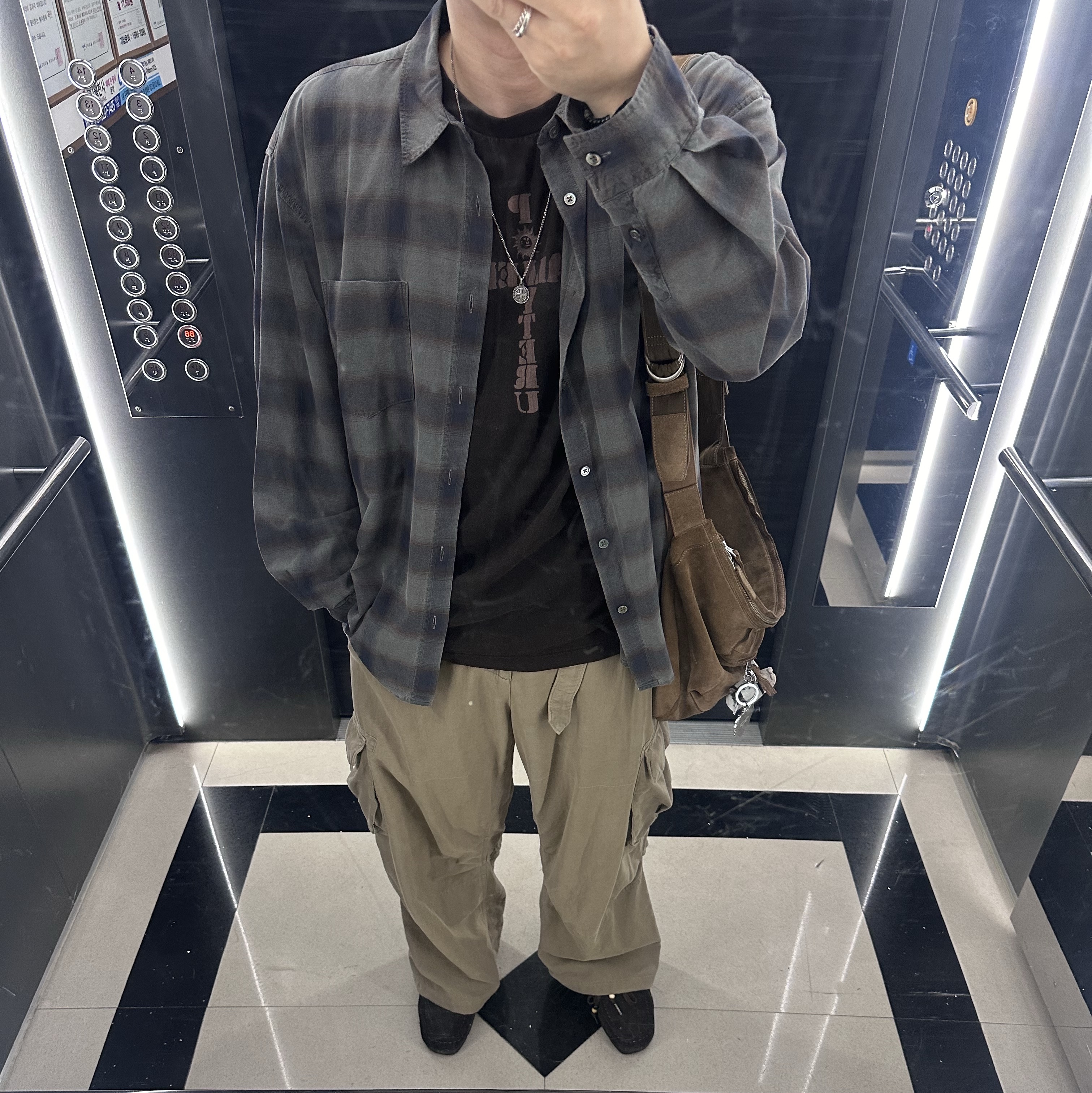 Polyteru Belted Cargo Pants 1.2v Deep Beige 착용 스타일