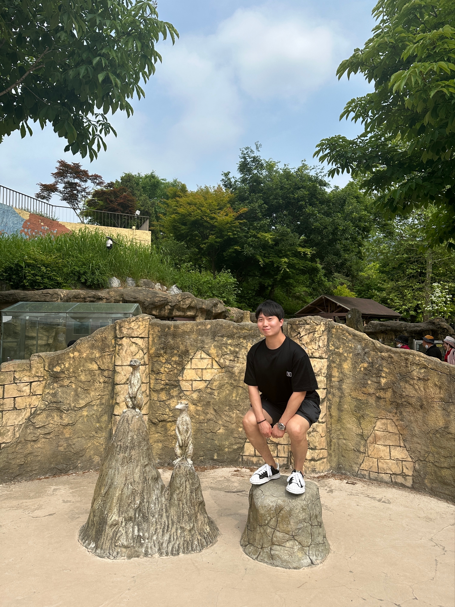 Wooyoungmi White Back Logo T-Shirt Black - 22FW, Nike ACG Snowgrass Cargo Shorts Black - Asia 착용 스타일