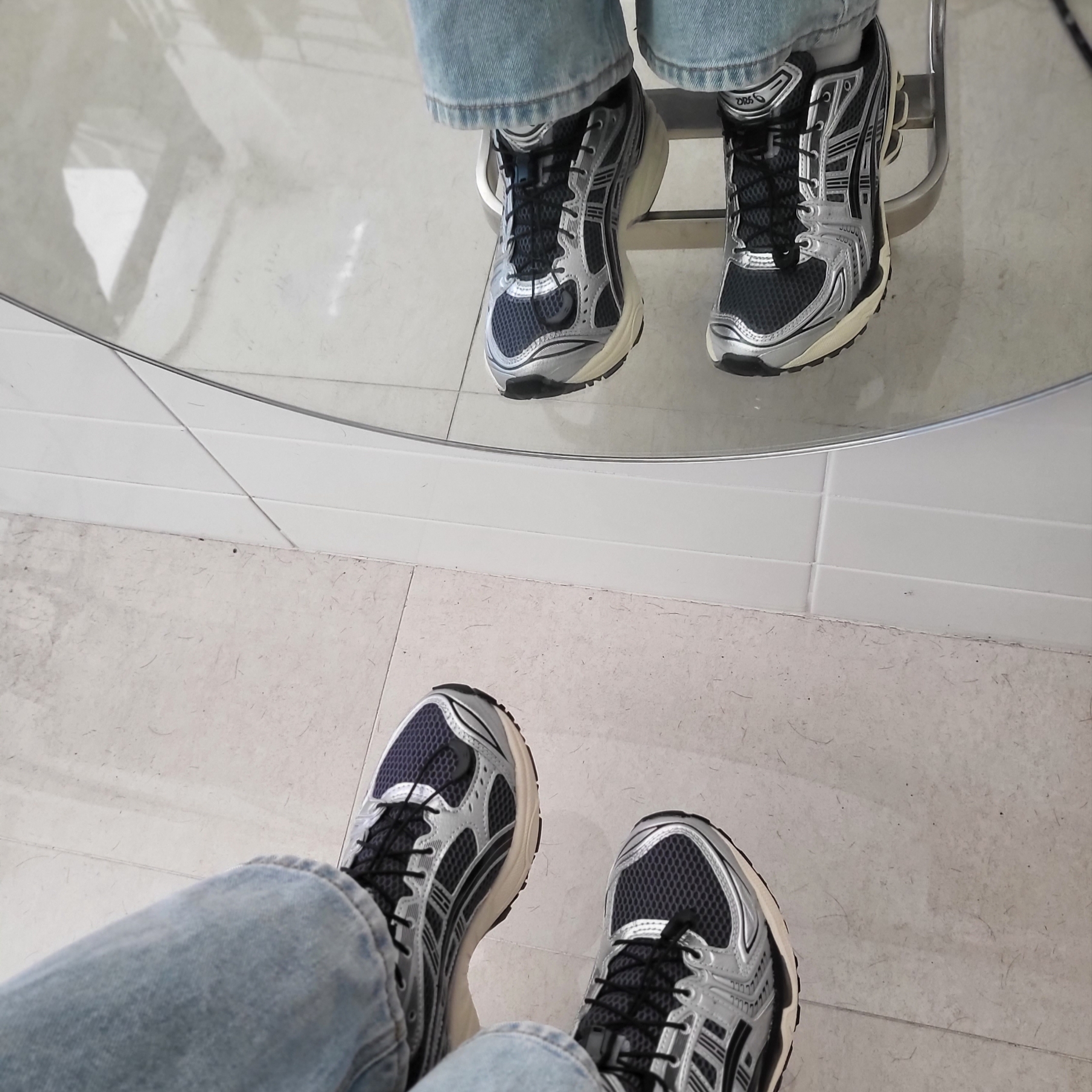Asics Unlimited Gel-Kayano 14 Carrier Grey Black 착용 스타일 - 1