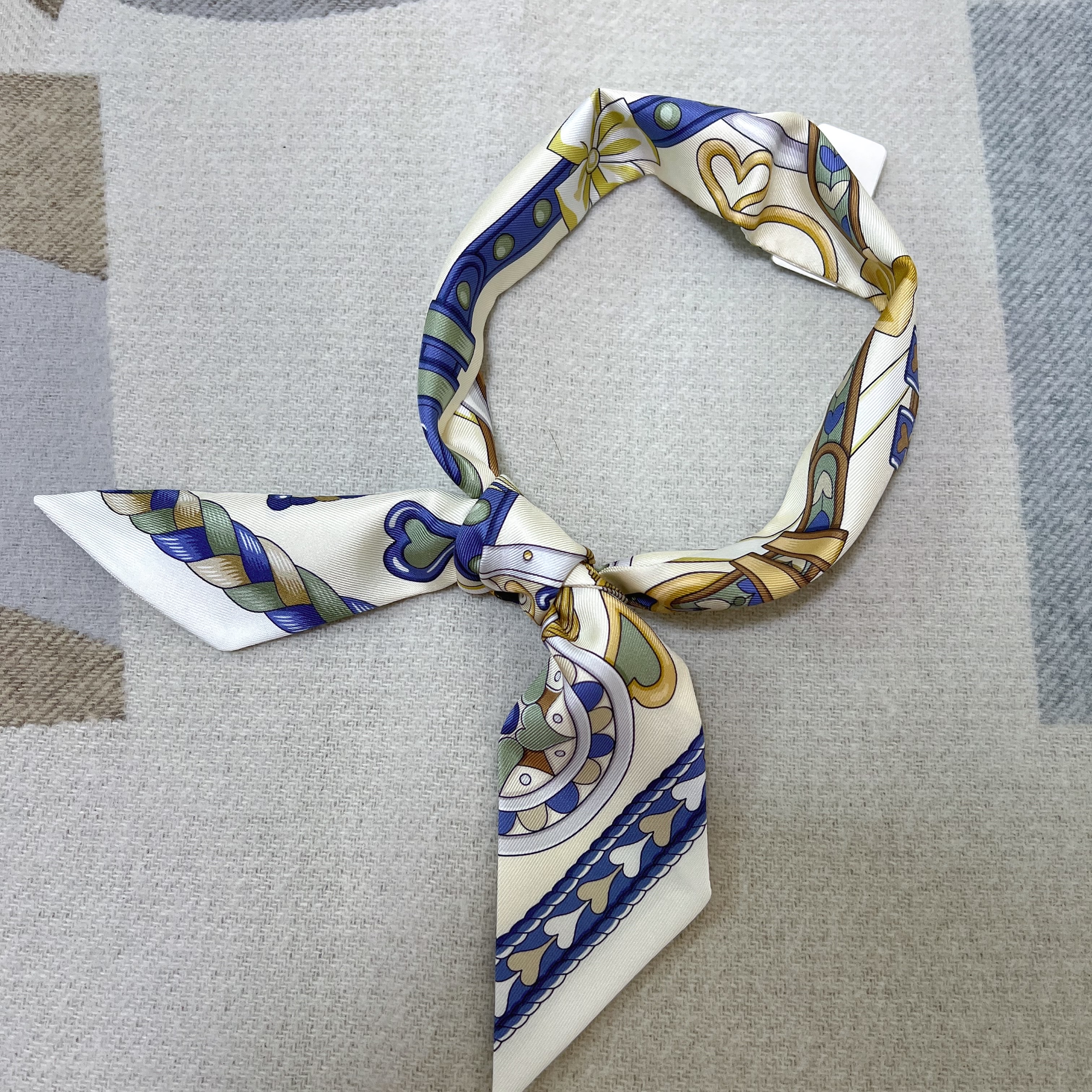 (W) Hermes Harnais De Coeur Twilly Creme Bleu Jean Vert Amande 착용 스타일 - 3