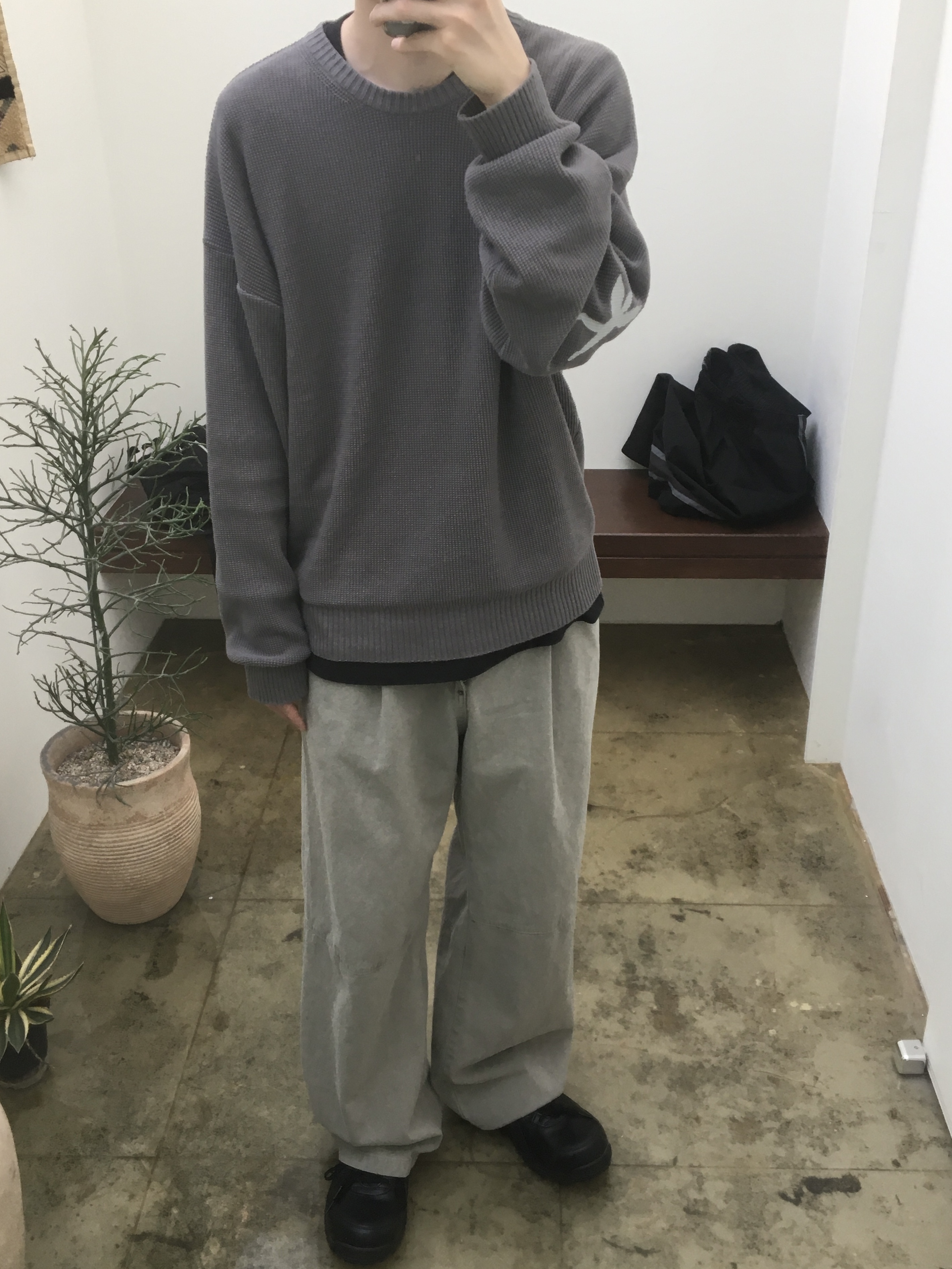 Asics Winjob CP111 Black, Polyteru Human Index Human Regular 1/2 T-Shirt Dyed Gray 착용 스타일 - 1