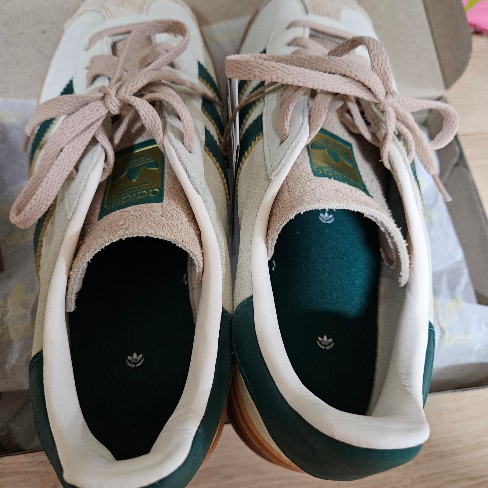(W) Adidas Gazelle Bold Cream White Collegiate Green 착용 스타일 - 3