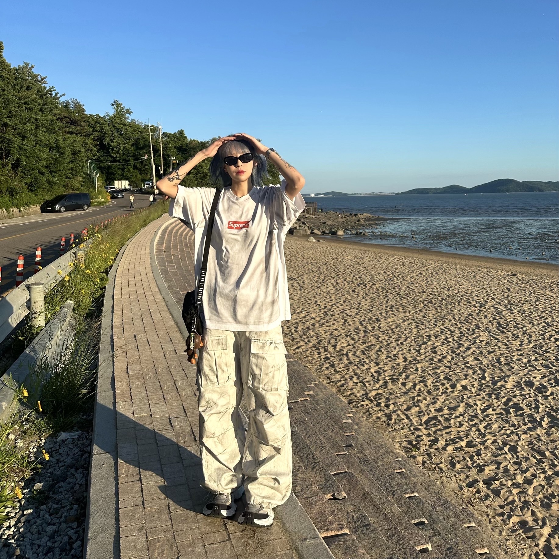 Nos Couleurs 01 Cargo Pants Dirty Washing, Supreme x MM6 Maison Margiela Box Logo T-Shirt White - 24SS 착용 스타일 - 2