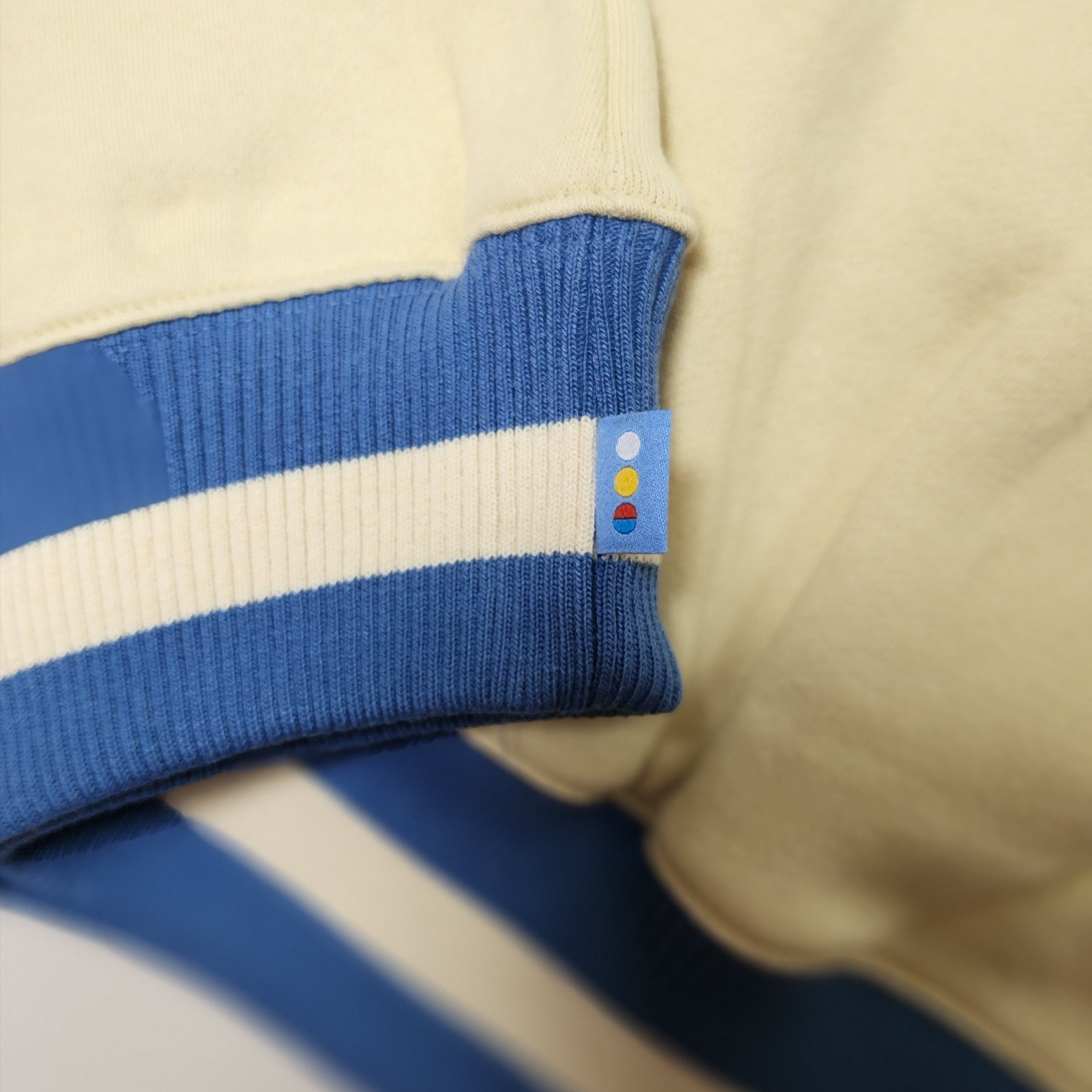 IAB Studio x Yonex Sweatshirt Reed Yellow 착용 스타일 - 3
