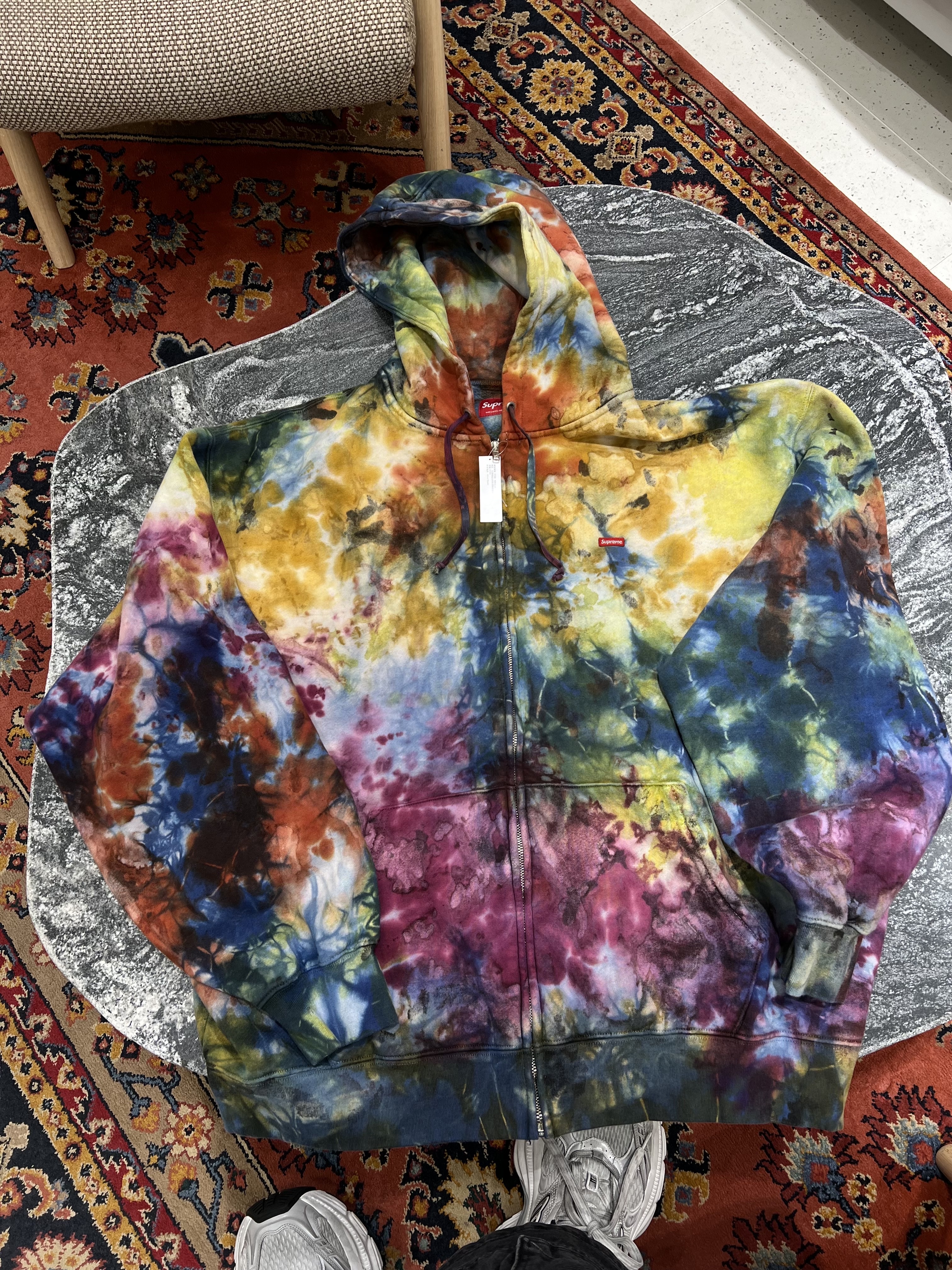 Supreme Overdyed Small Box Zip Up Hooded Sweatshirt Multicolor - 24SS, Balenciaga 10XL Sneakers White Grey Silver Black 착용 스타일 - 4