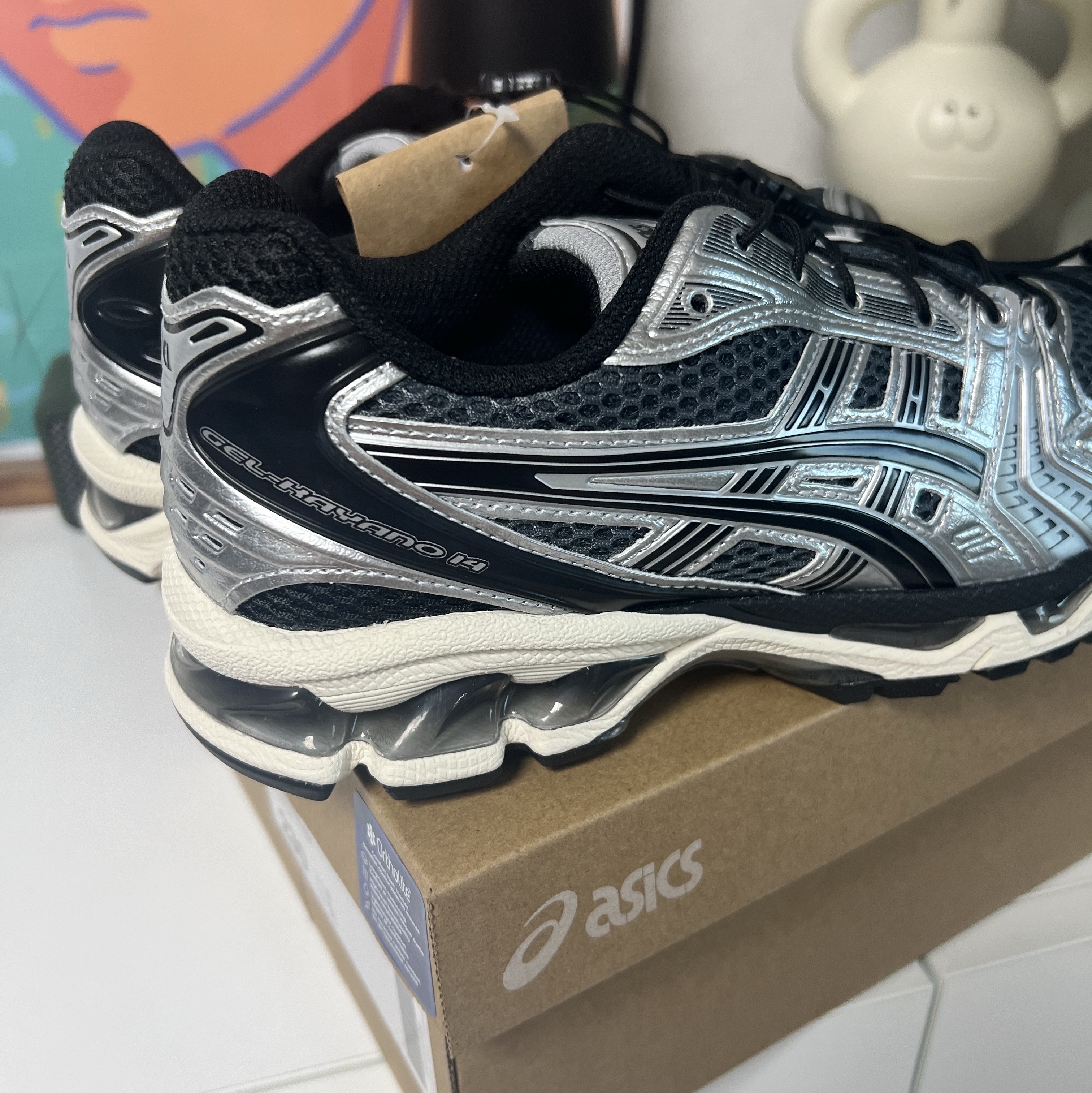 Asics Unlimited Gel-Kayano 14 Carrier Grey Black 착용 스타일 - 3