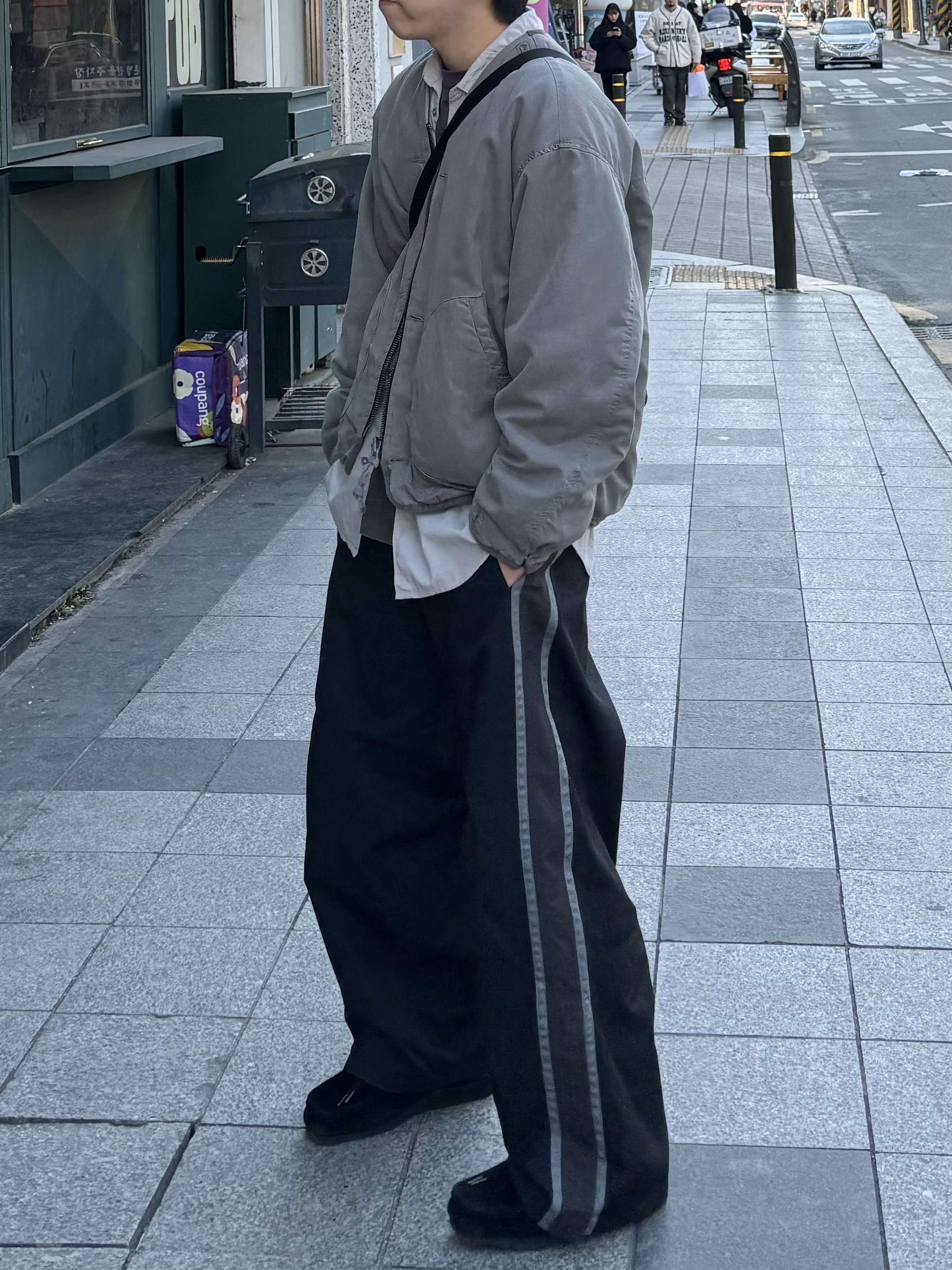 Polyteru Tenco Loosed Shirt 2.0 Washed Gray, [프리오더] Polyteru Wallabee Shoes Plain Black 착용 스타일 - 1