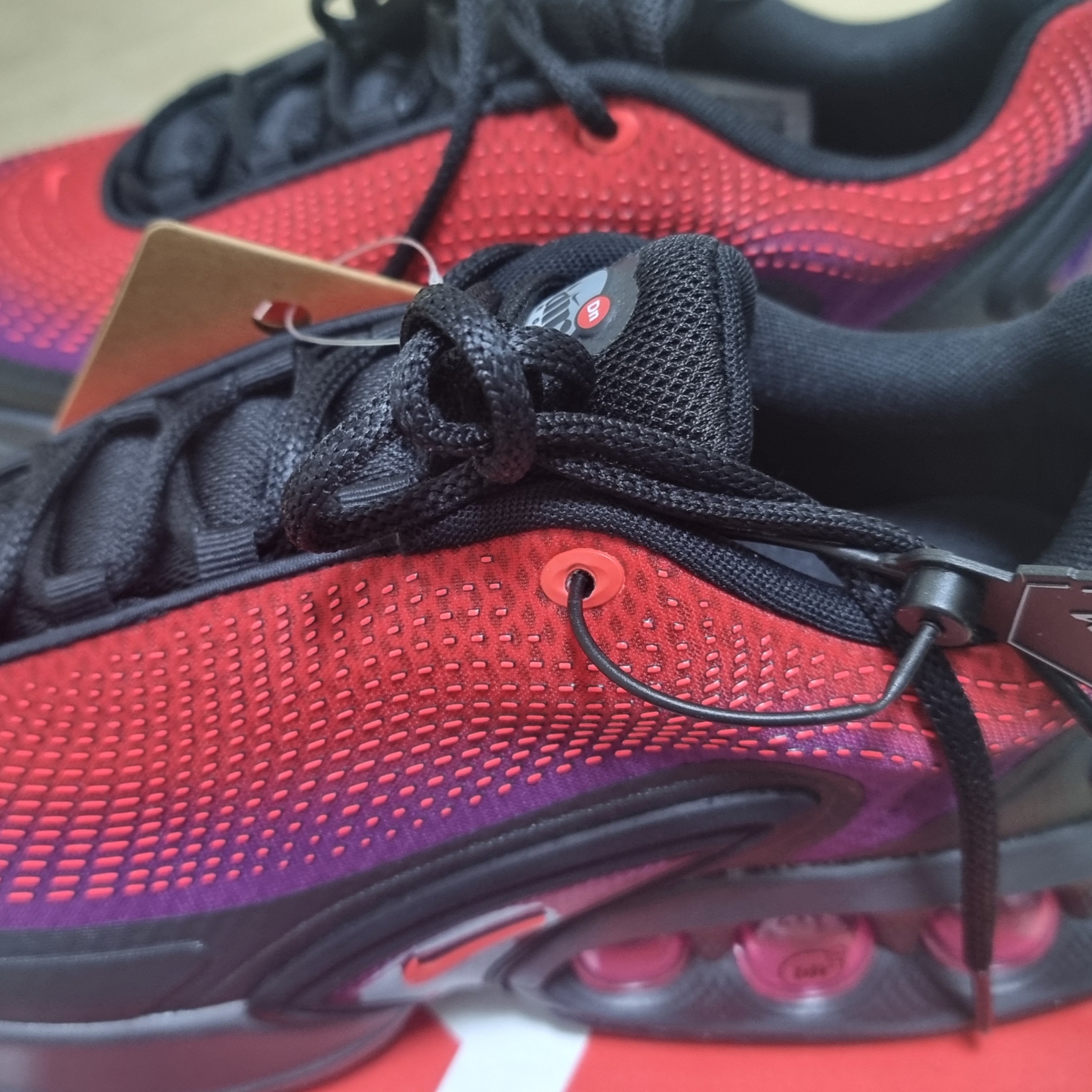 Nike Air Max DN All Day Vivid Purple Dark Smoke Grey 착용 스타일 - 2