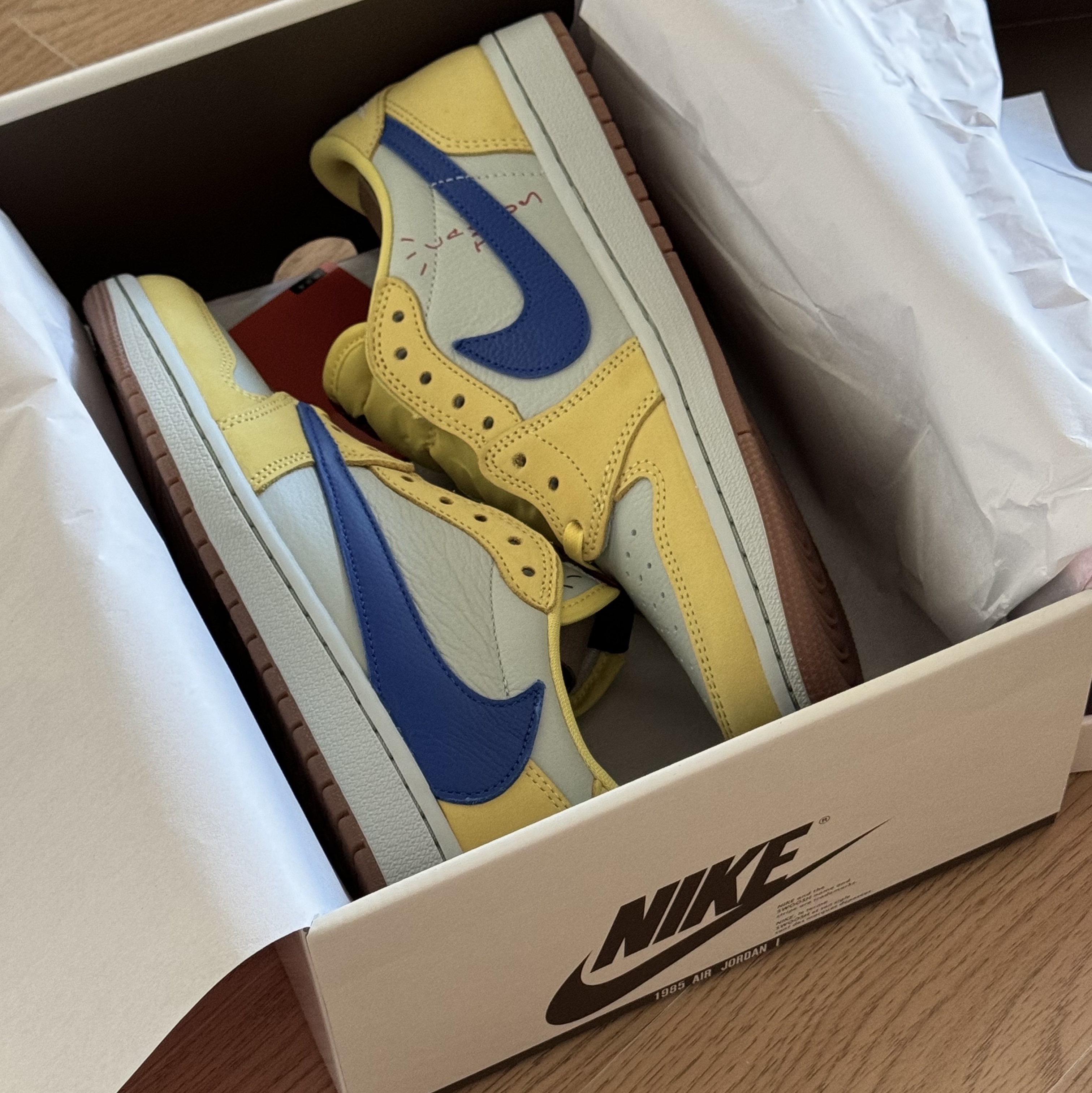 (W) Jordan 1 x Travis Scott Retro Low OG SP Canary 착용 스타일