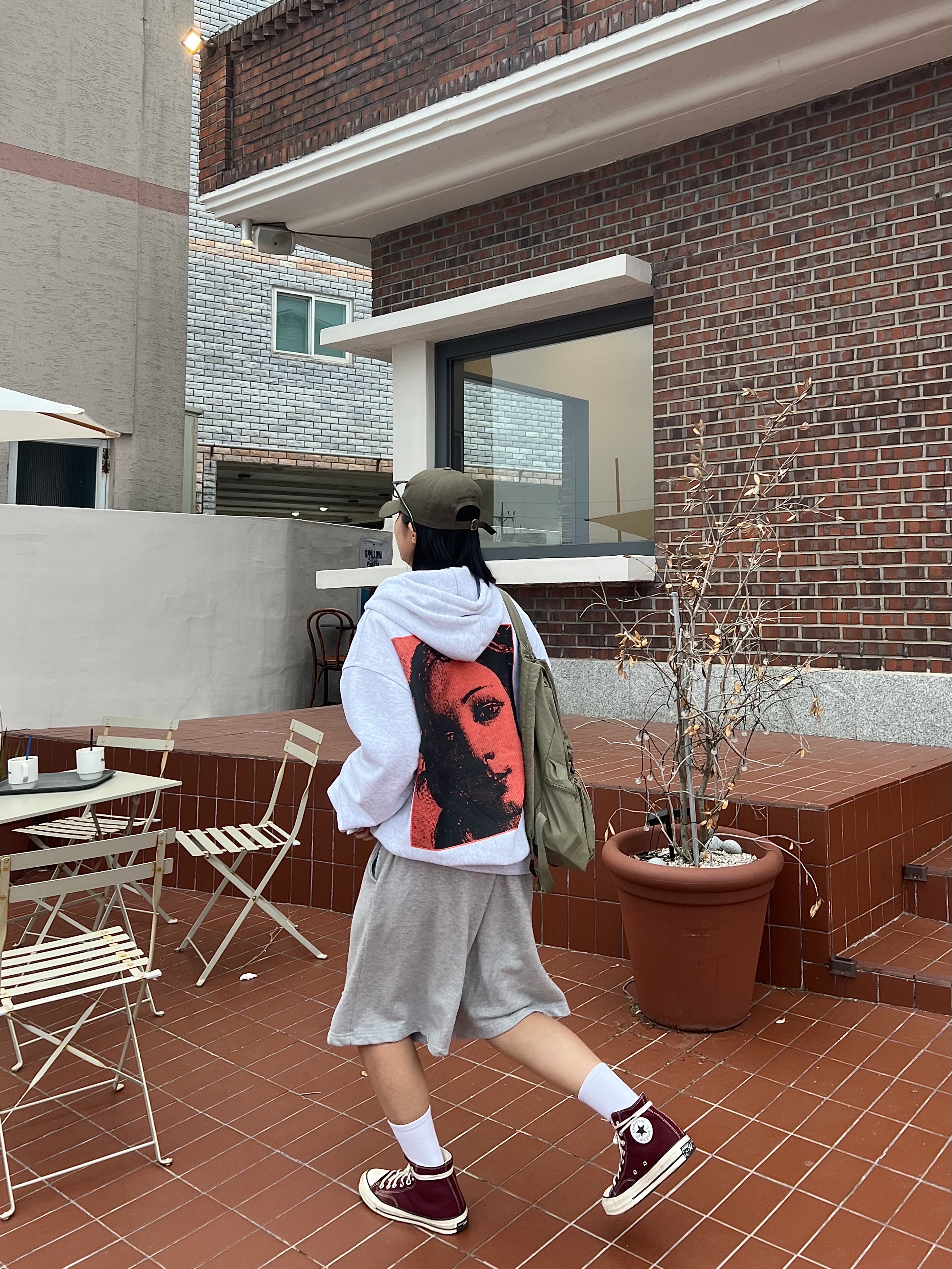 Stussy Venus Zip Hoodie Ash Heather, Maison Kitsune Bold Fox Head Patch 6p Cap Khaki 착용 스타일 - 4