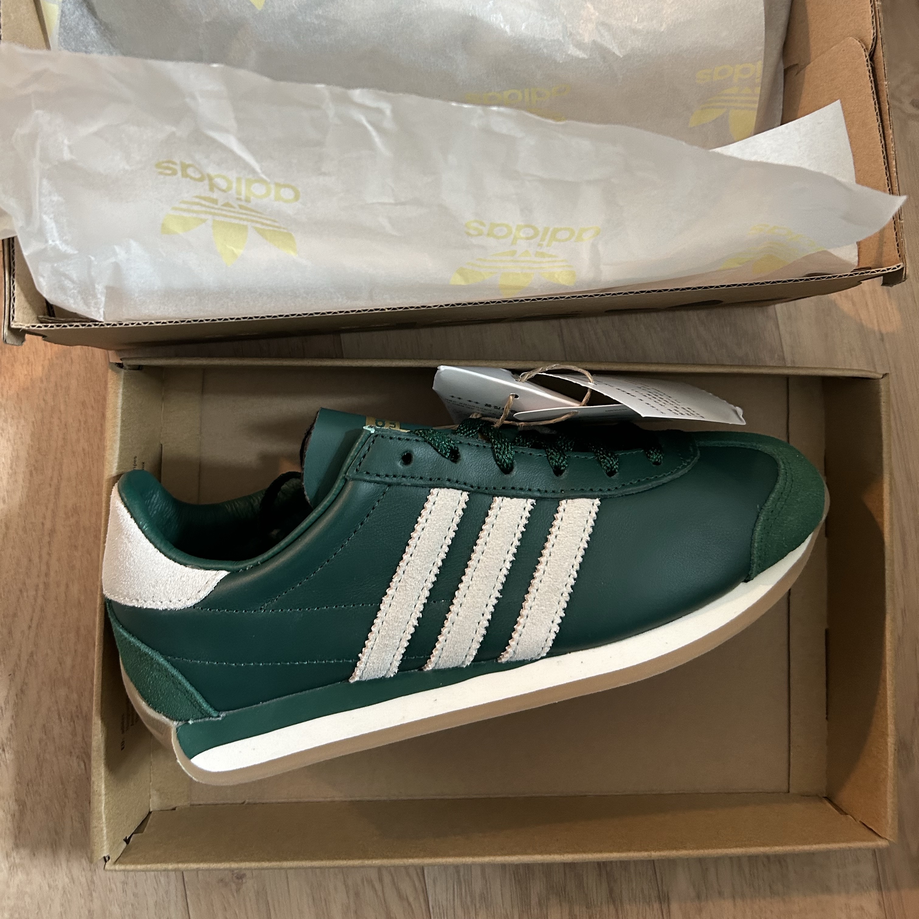 Adidas Country OG Collegiate Green Chalk White 착용 스타일
