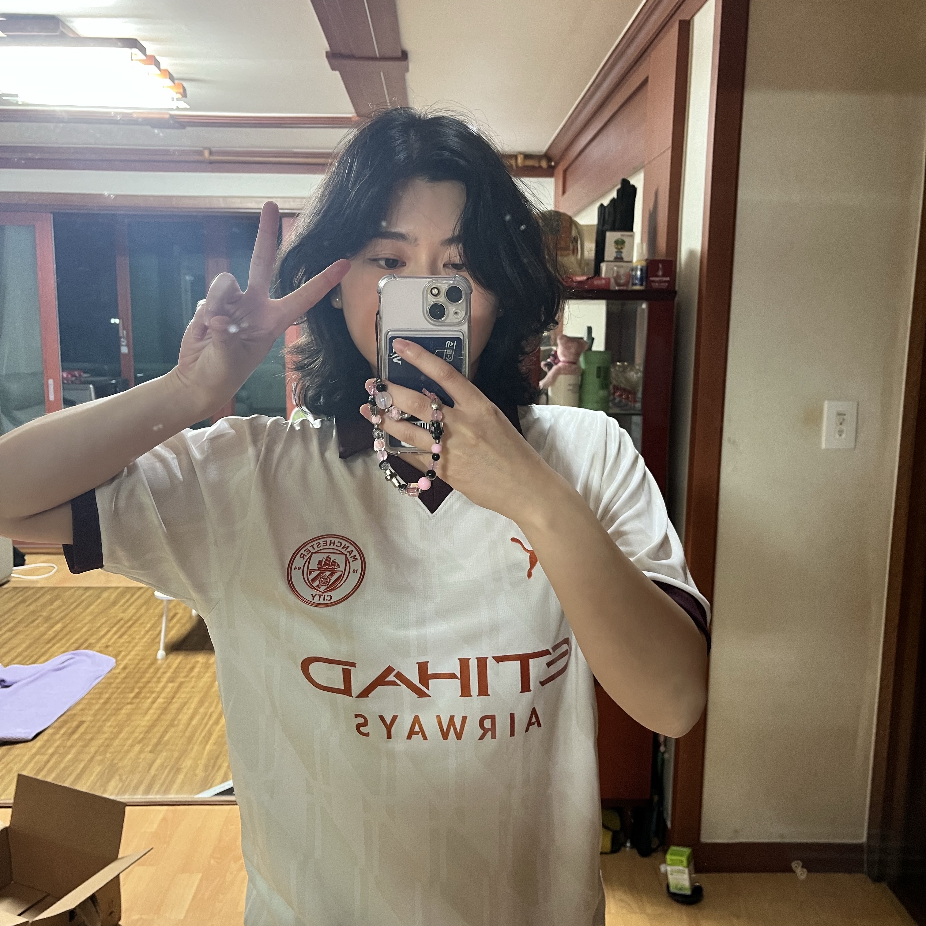 Puma Manchester City 2023/24 Away Jersey White Aubergine (Non Marking Ver.) 착용 스타일