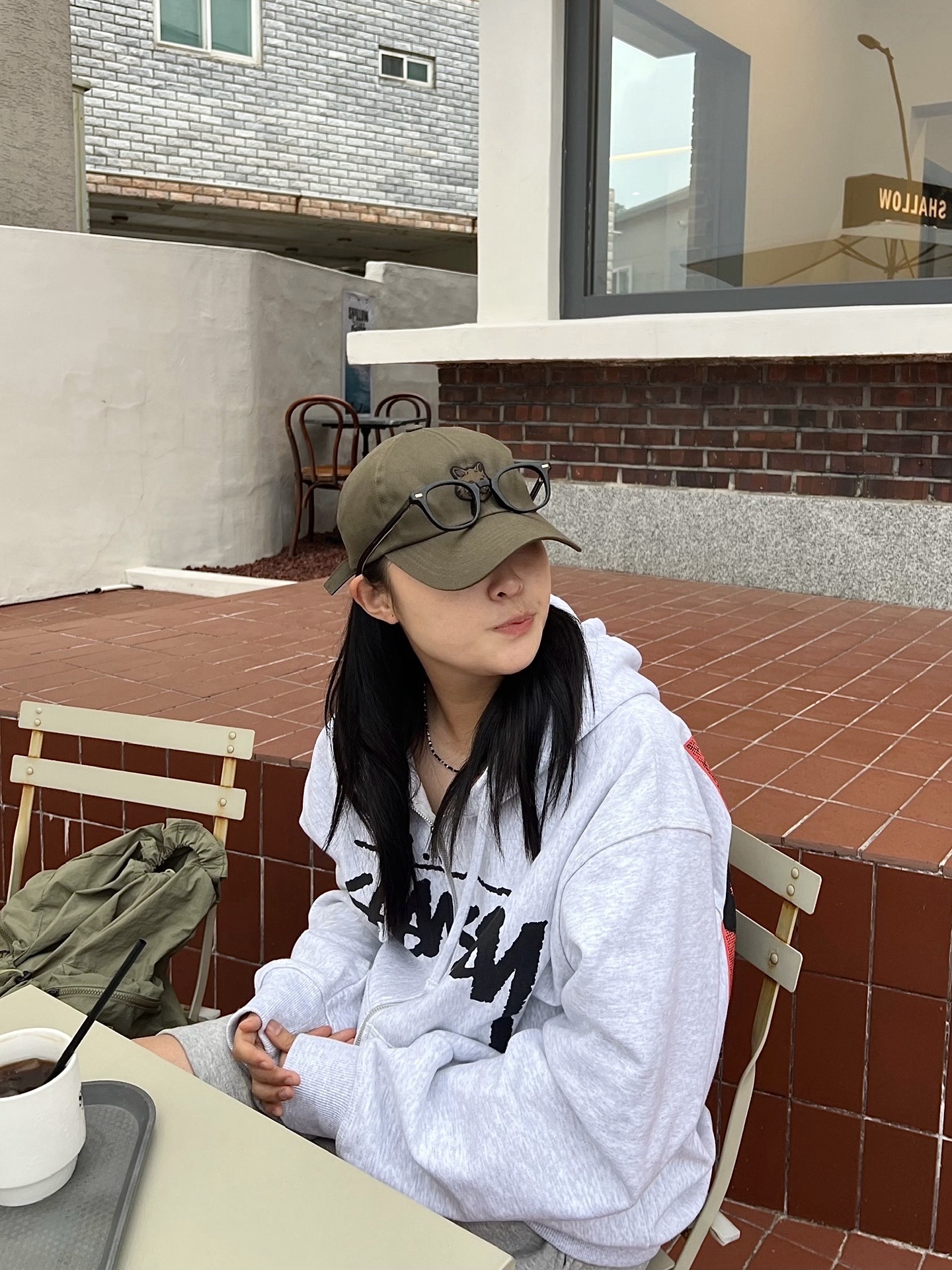Stussy Venus Zip Hoodie Ash Heather, Maison Kitsune Bold Fox Head Patch 6p Cap Khaki 착용 스타일 - 1