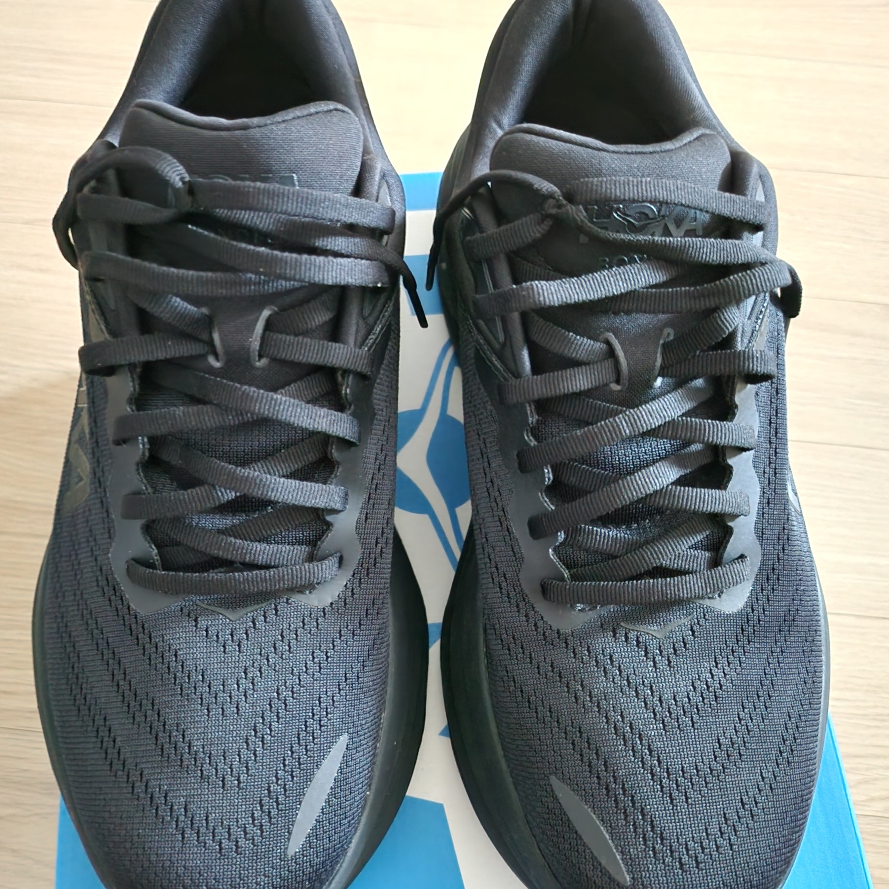 Hoka Bondi 8 Black - Wide 착용 스타일 - 2