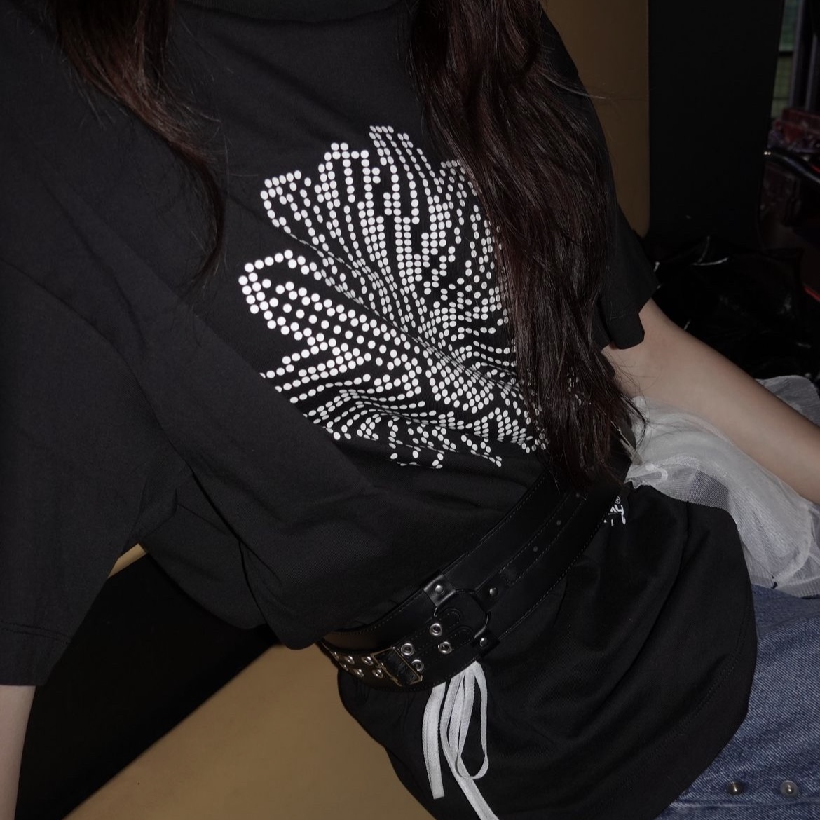 Mardi X Nardis Dot Flower T Shirt Box Fit Black 착용 스타일