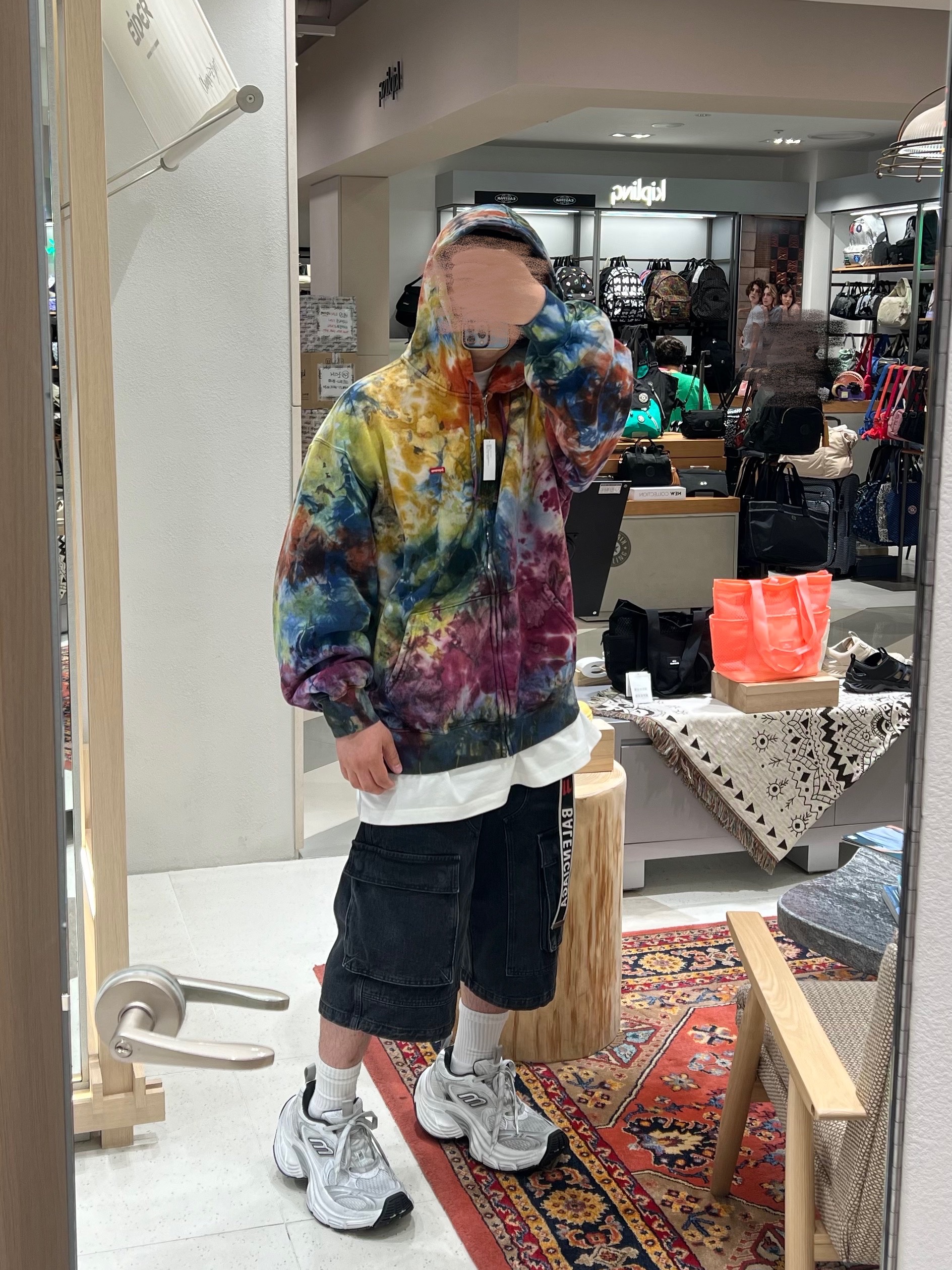 Supreme Overdyed Small Box Zip Up Hooded Sweatshirt Multicolor - 24SS, Balenciaga 10XL Sneakers White Grey Silver Black 착용 스타일 - 2