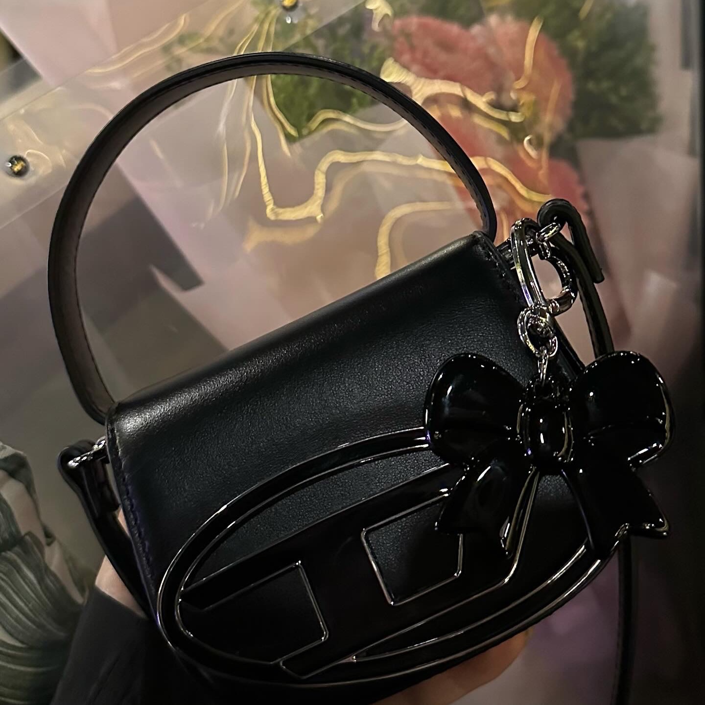 Diesel 1DR Mini Bag Plaque Black 착용 스타일