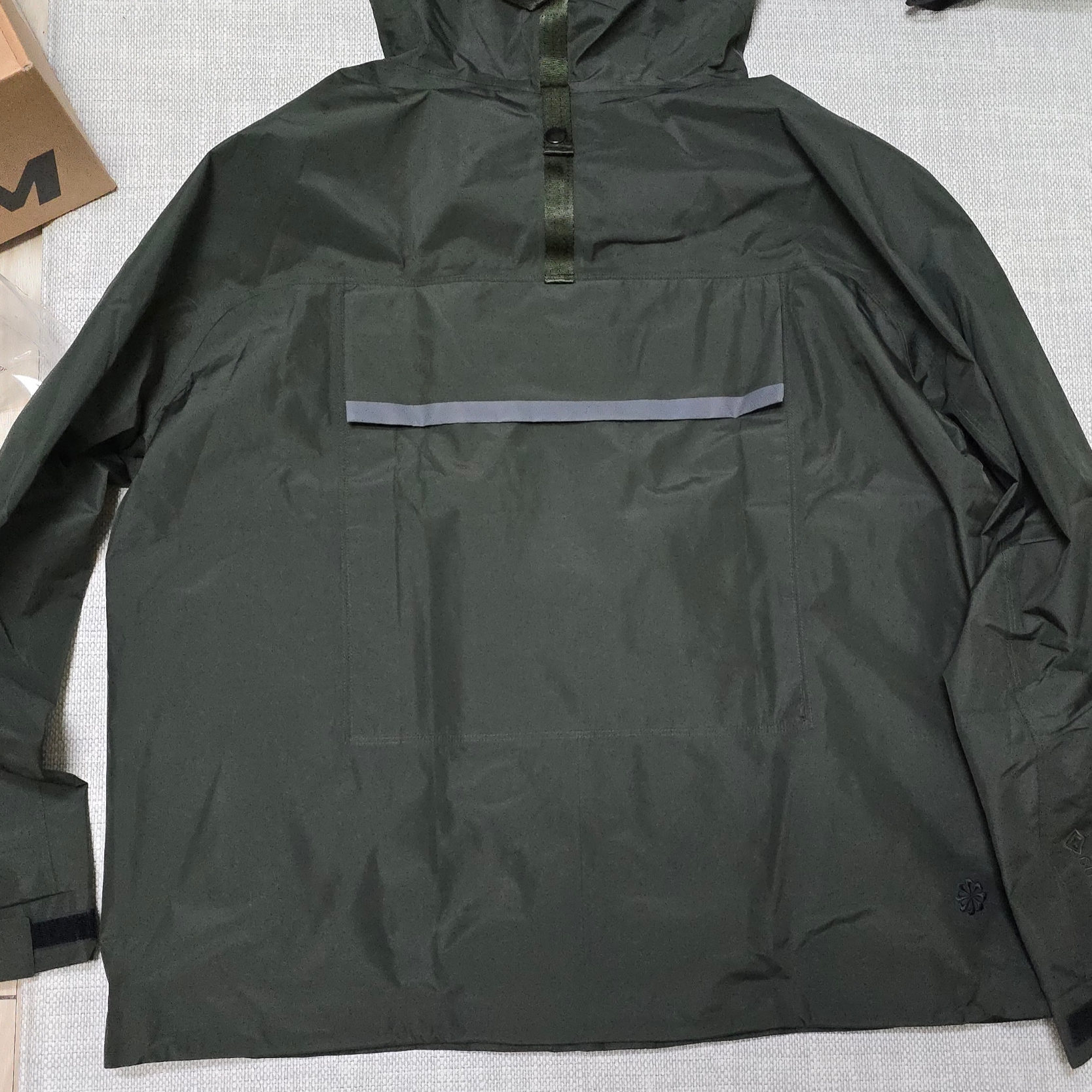 Nike NSW Storm-FIT ADV Tech Pack Gore-Tex Hooded Jacket Sequoia - Asia 착용 스타일 - 2