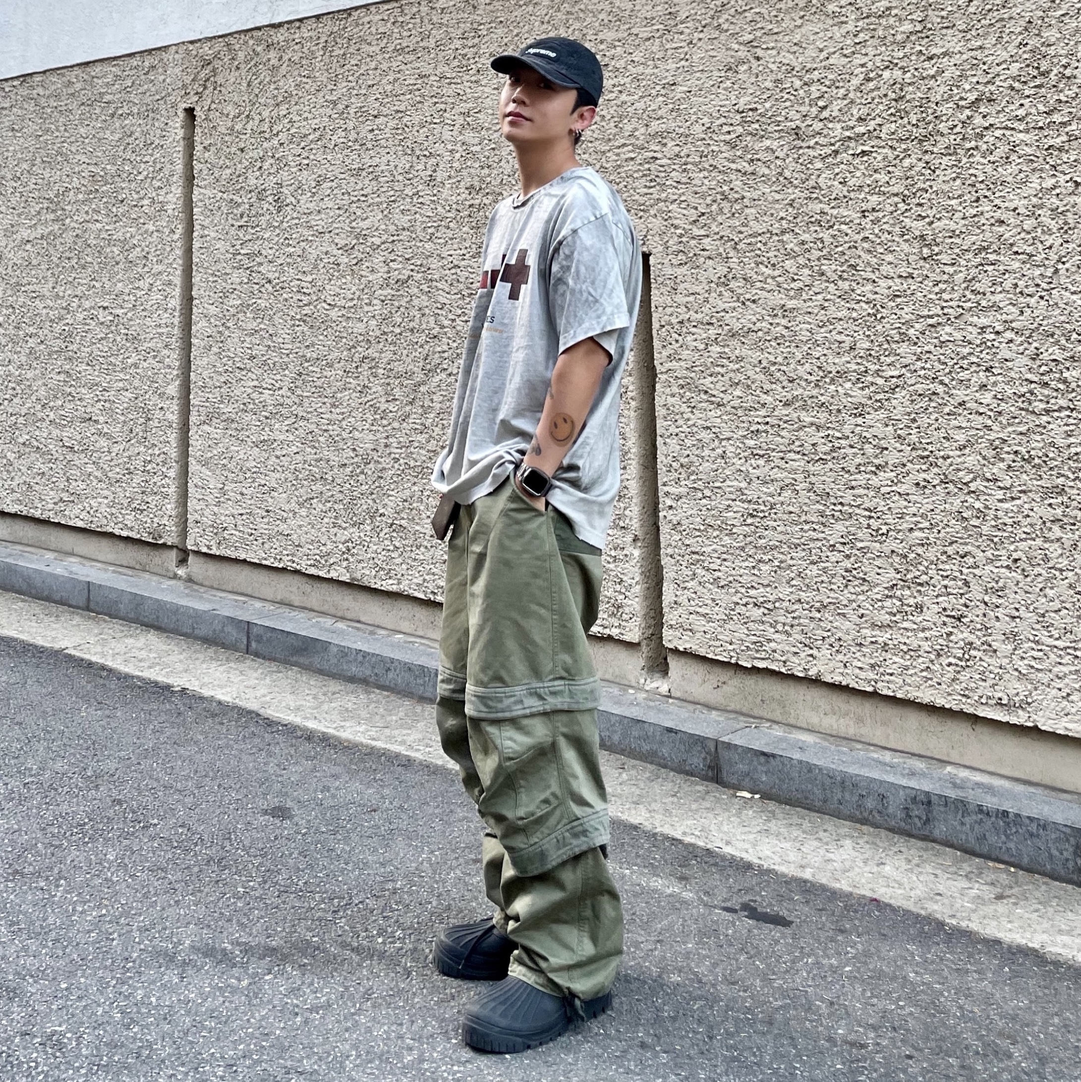 Farfromwhat Far Layered Work Pants Olive, Supreme Denim Camp Cap Black - 24SS 착용 스타일
