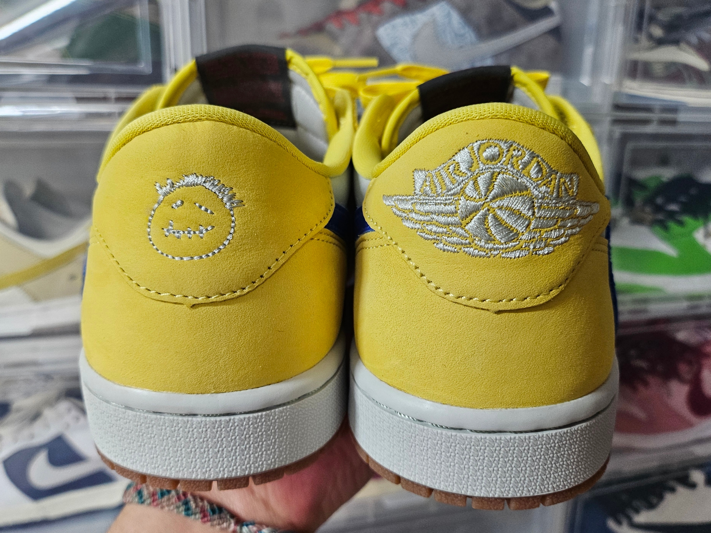 (W) Jordan 1 x Travis Scott Retro Low OG SP Canary 착용 스타일 - 5
