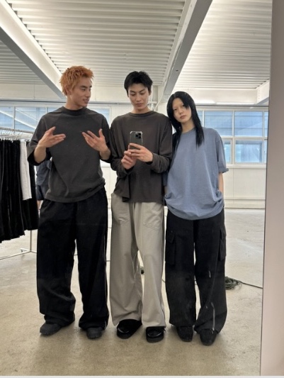 Polyteru Human Index Index Track Pants Black/White, Polyteru Human Index Human Regular 1/2 T-Shirt Dyed Blue 착용 스타일 - 2