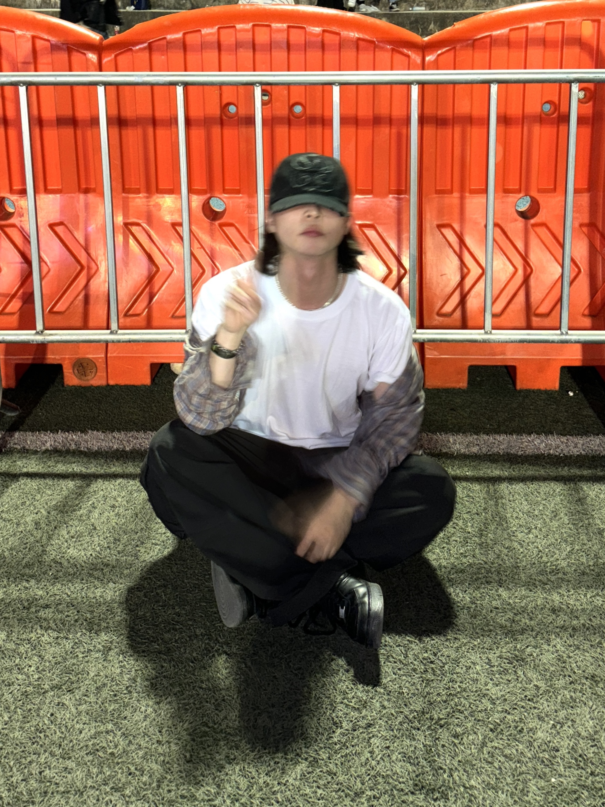 DIVEIN Vern Cargo Pants Washed Black, Nike Air Force 1 '07 Low Triple Black 착용 스타일