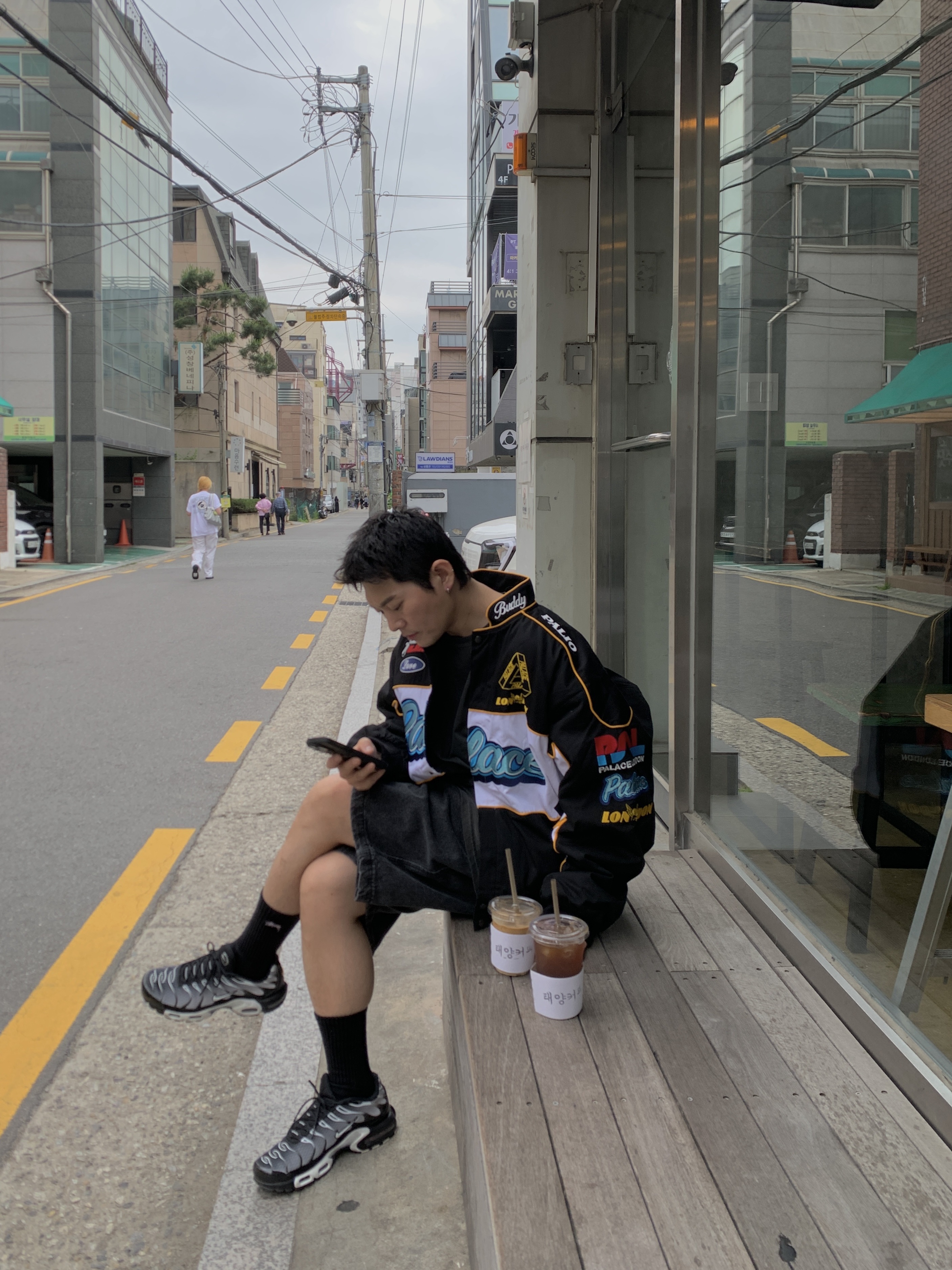 Palace Fast Cotton Jacket Black - 23SS, Nike Air Max Plus Black Metallic Silver 착용 스타일 - 1