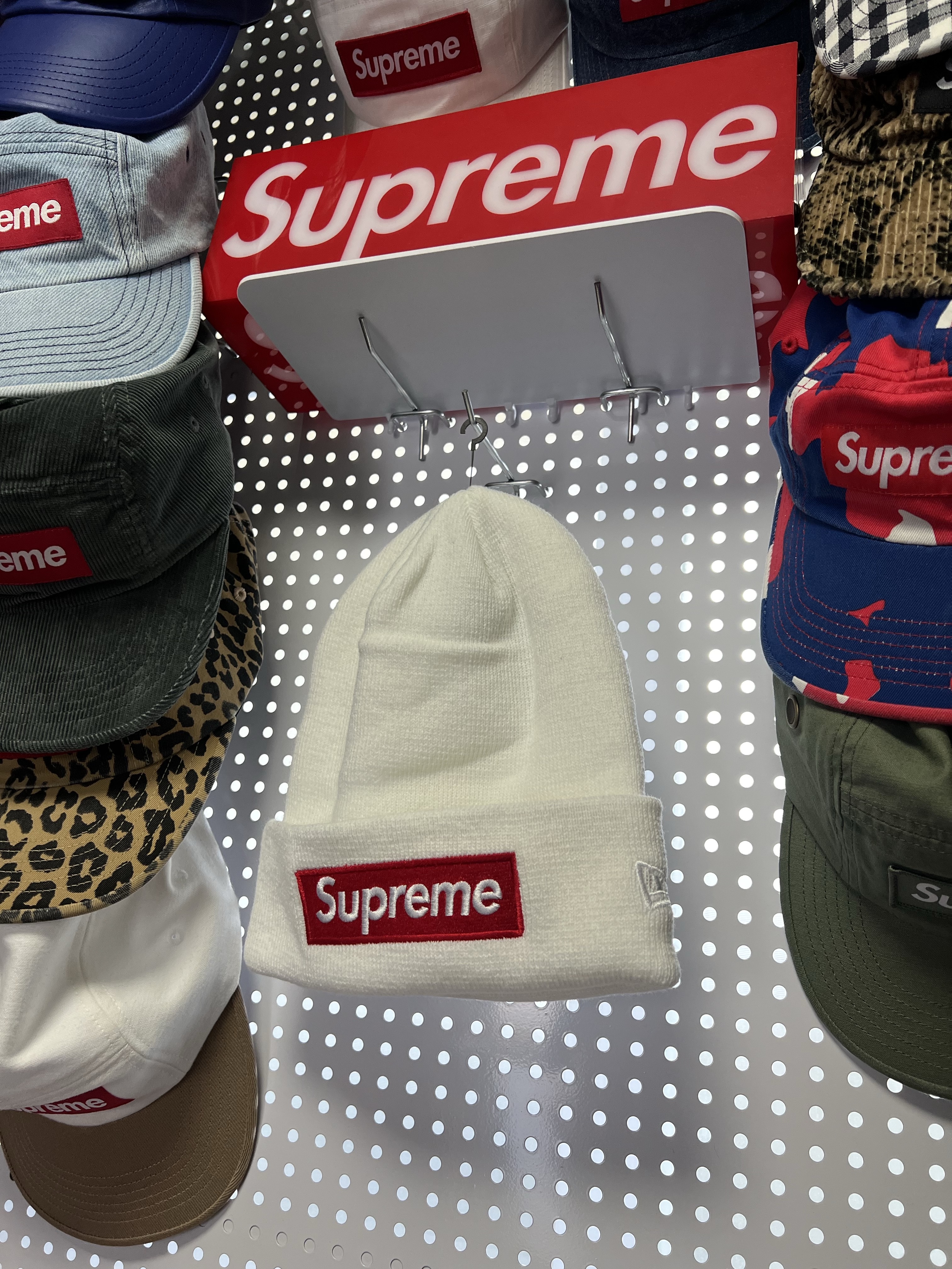 Supreme New Era Box Logo Beanie White - 21FW 착용 스타일