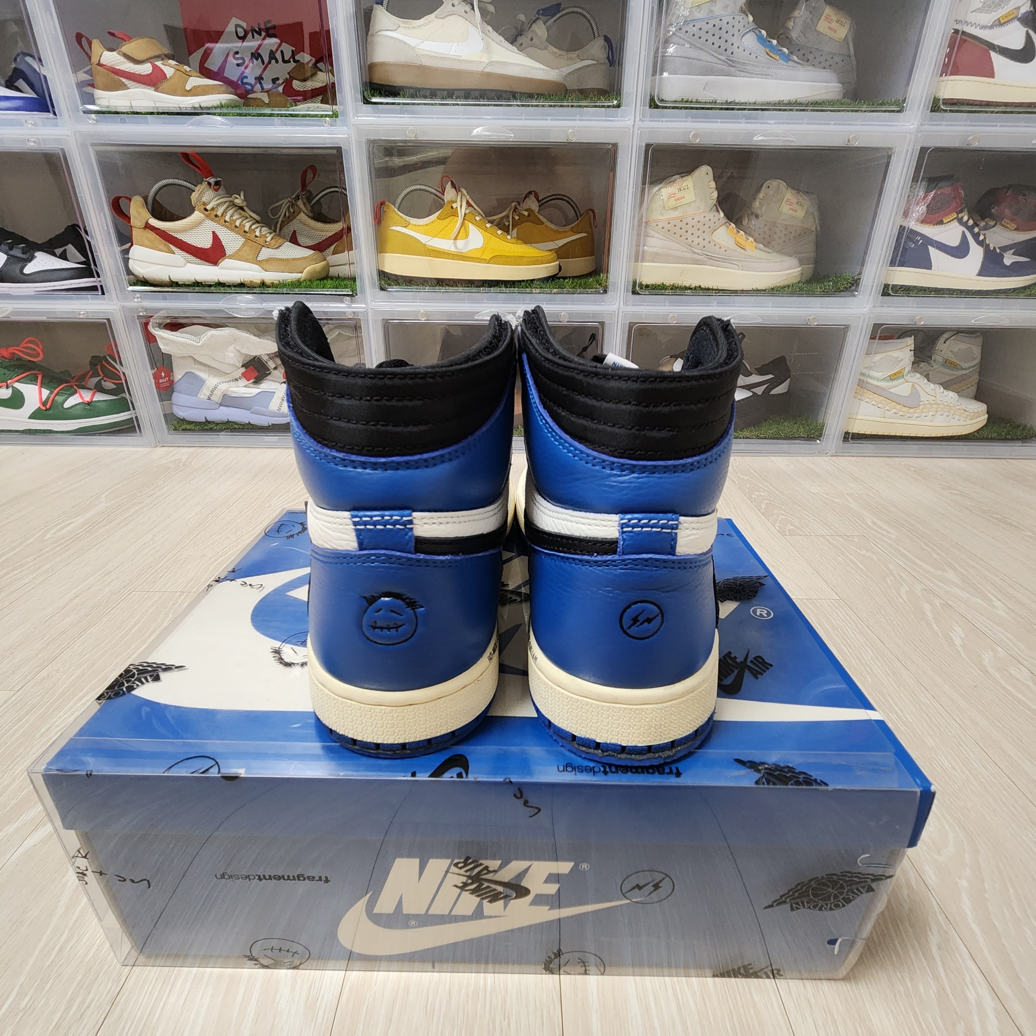 Jordan 1 x Travis Scott x Fragment Retro High OG SP Military Blue 착용 스타일 - 4