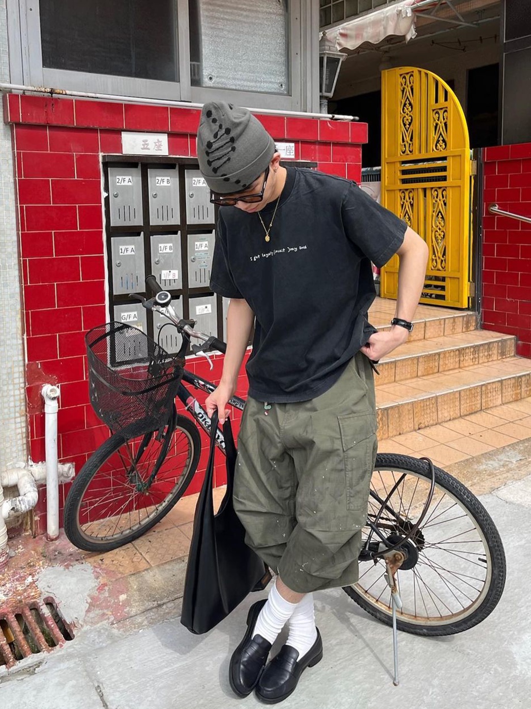 True Religion Mil Grenade Pants Khaki, Nike ACG Smith Summit Cargo Pants Cargo Khaki - US/EU 착용 스타일 - 2