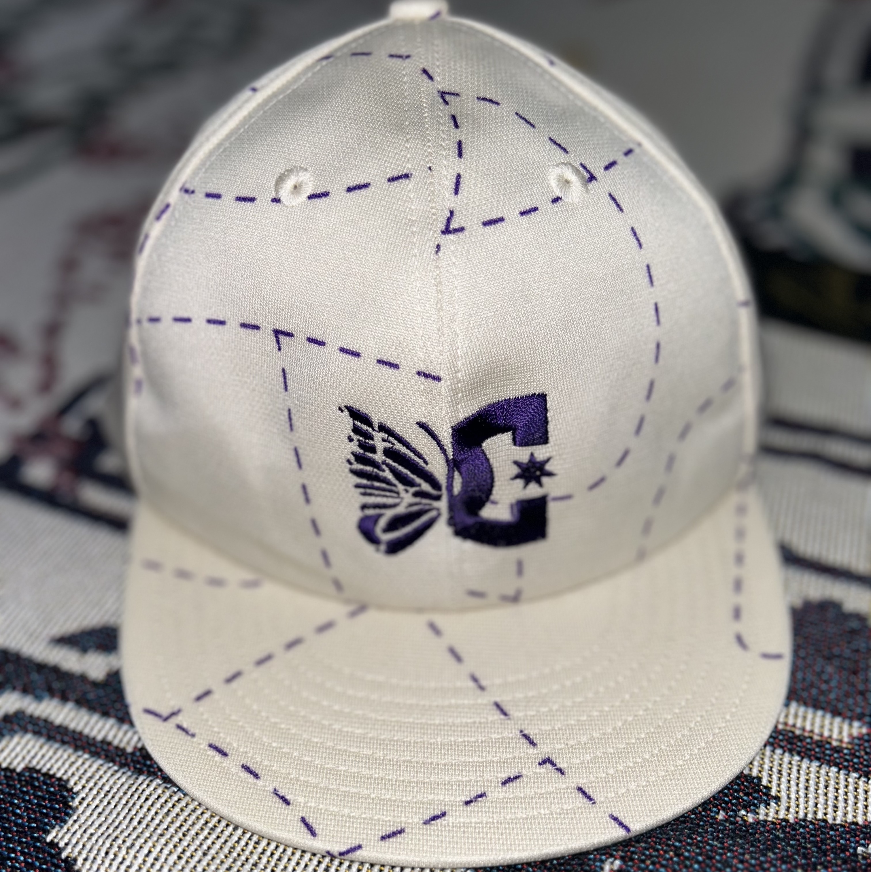 Needles x DC Shoes Poly Smooth Printed Baseball Cap Ivory 착용 스타일 - 1