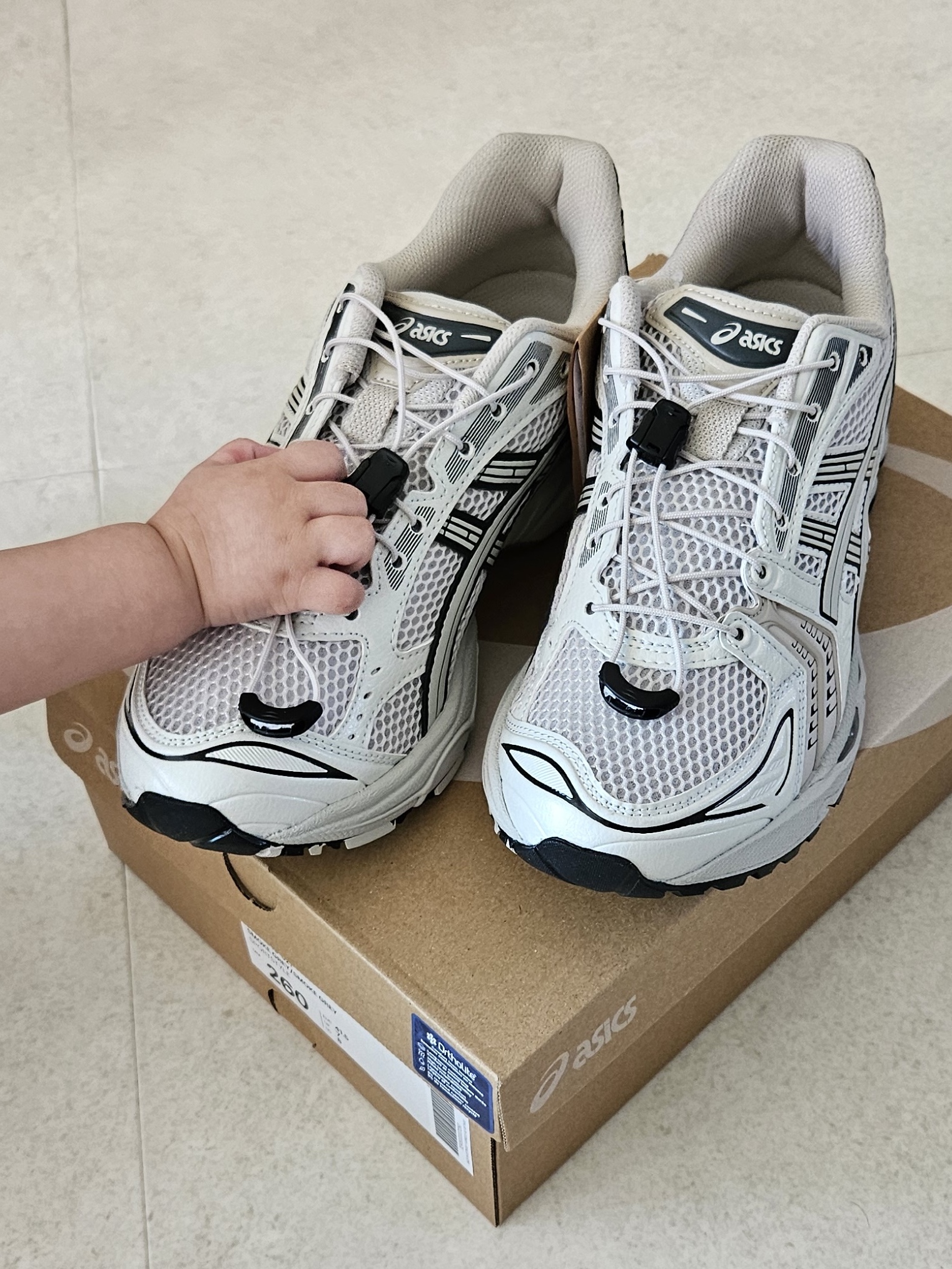 Asics Unlimited Gel-Kayano 14 Smoke Grey 착용 스타일 - 3