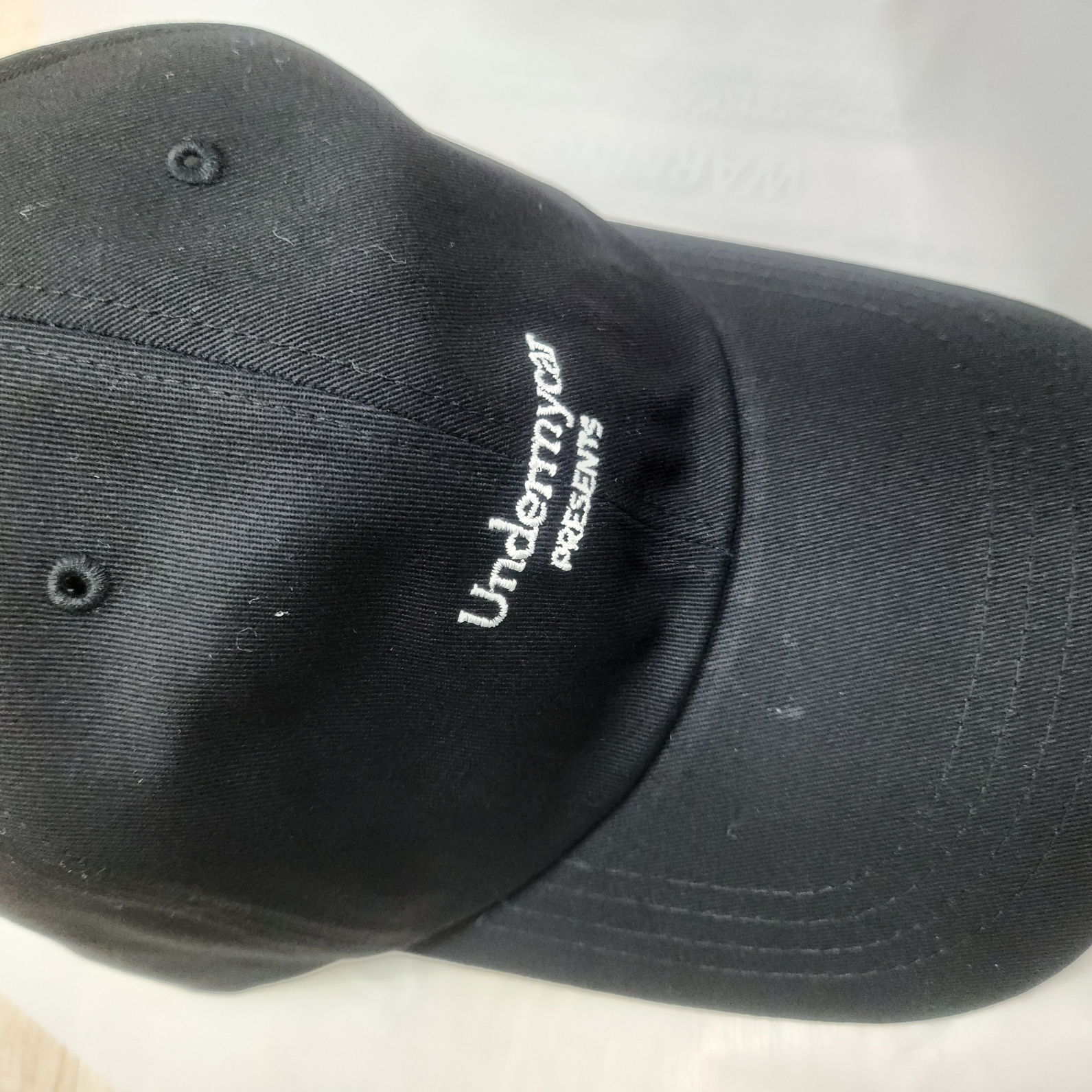 Undermycar Mu.17 Anti Fxxking Logo Play Basic Ball Cap Black / White 착용 스타일 - 2