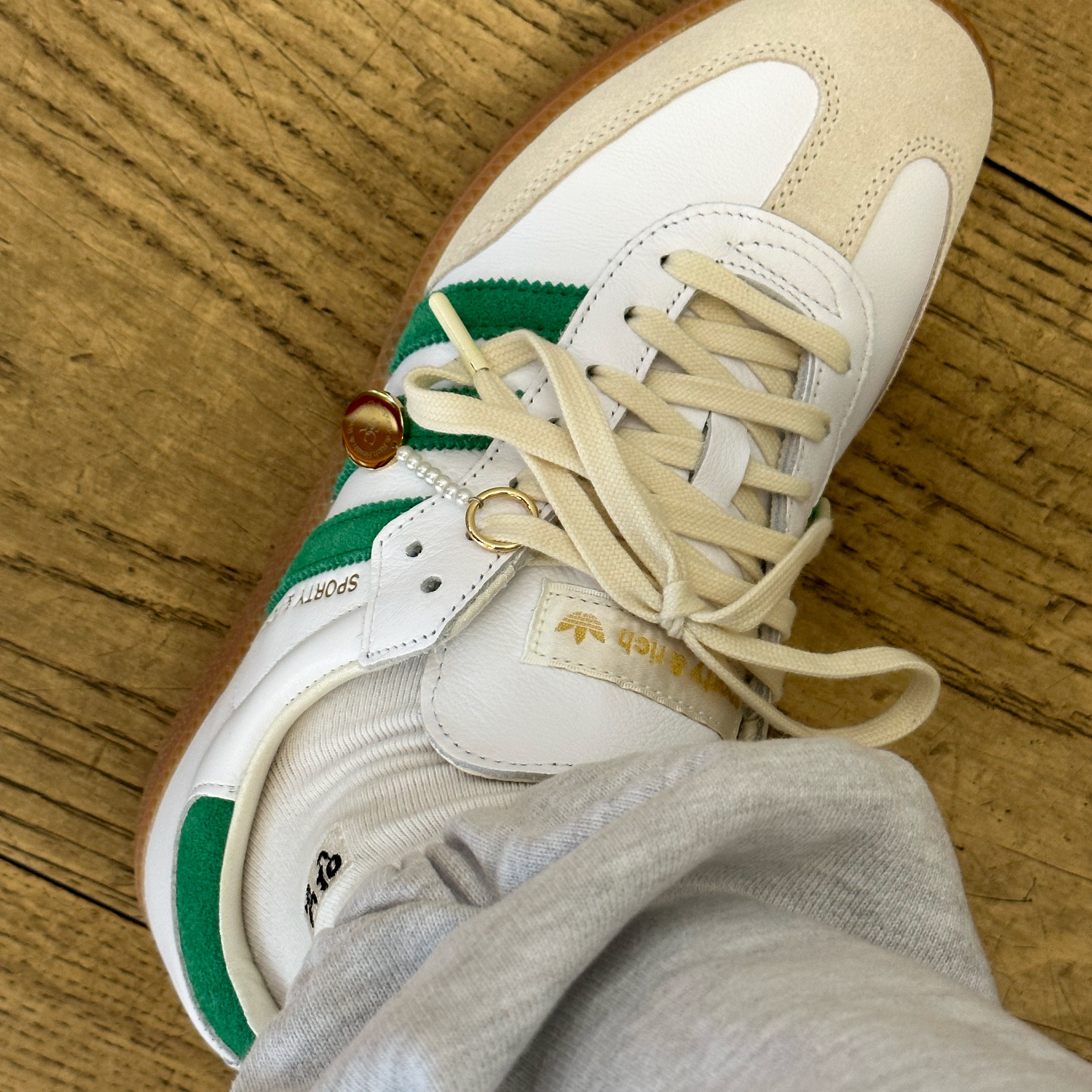 Adidas x Sporty & Rich Samba OG Cloud White Green 착용 스타일