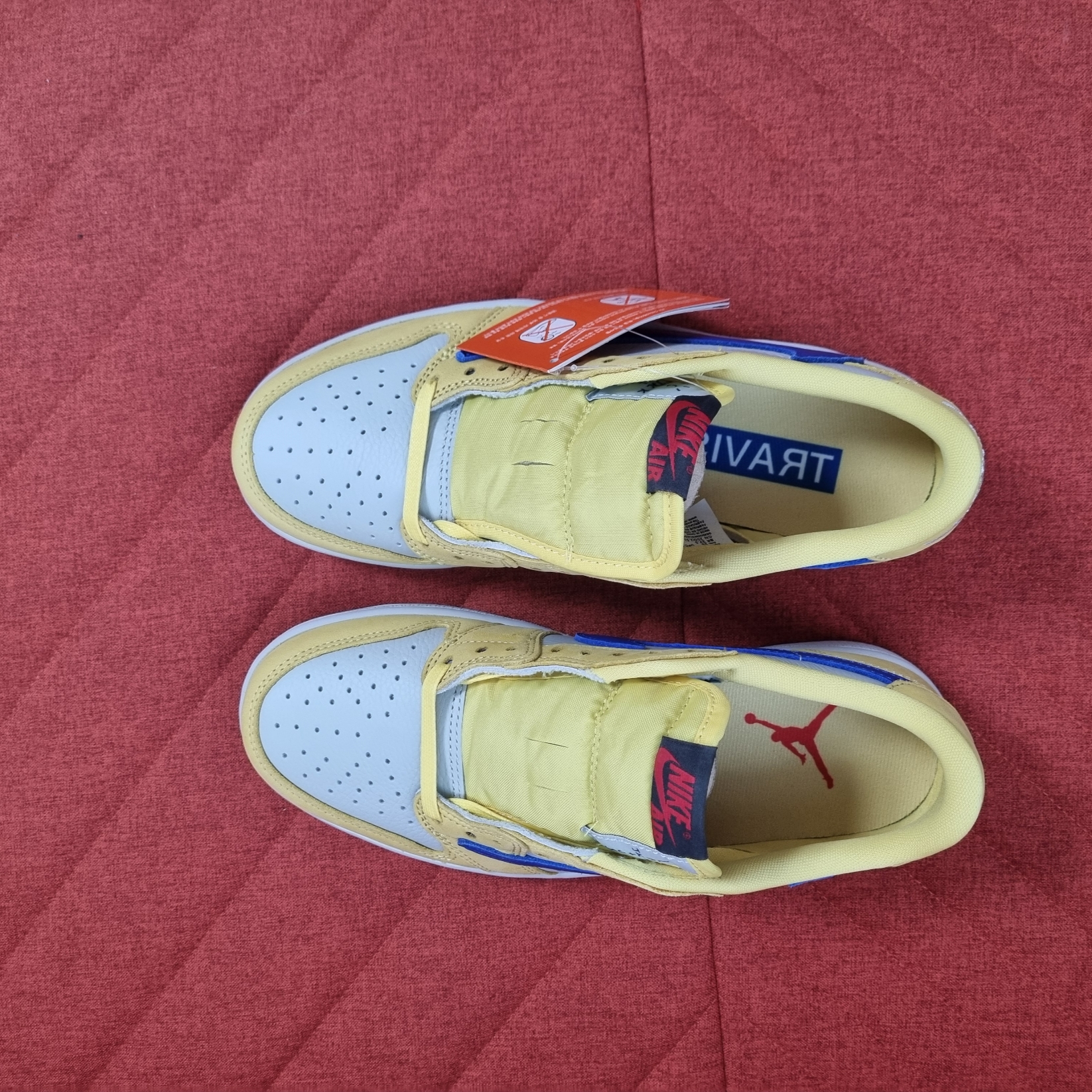 (W) Jordan 1 x Travis Scott Retro Low OG SP Canary 착용 스타일 - 5