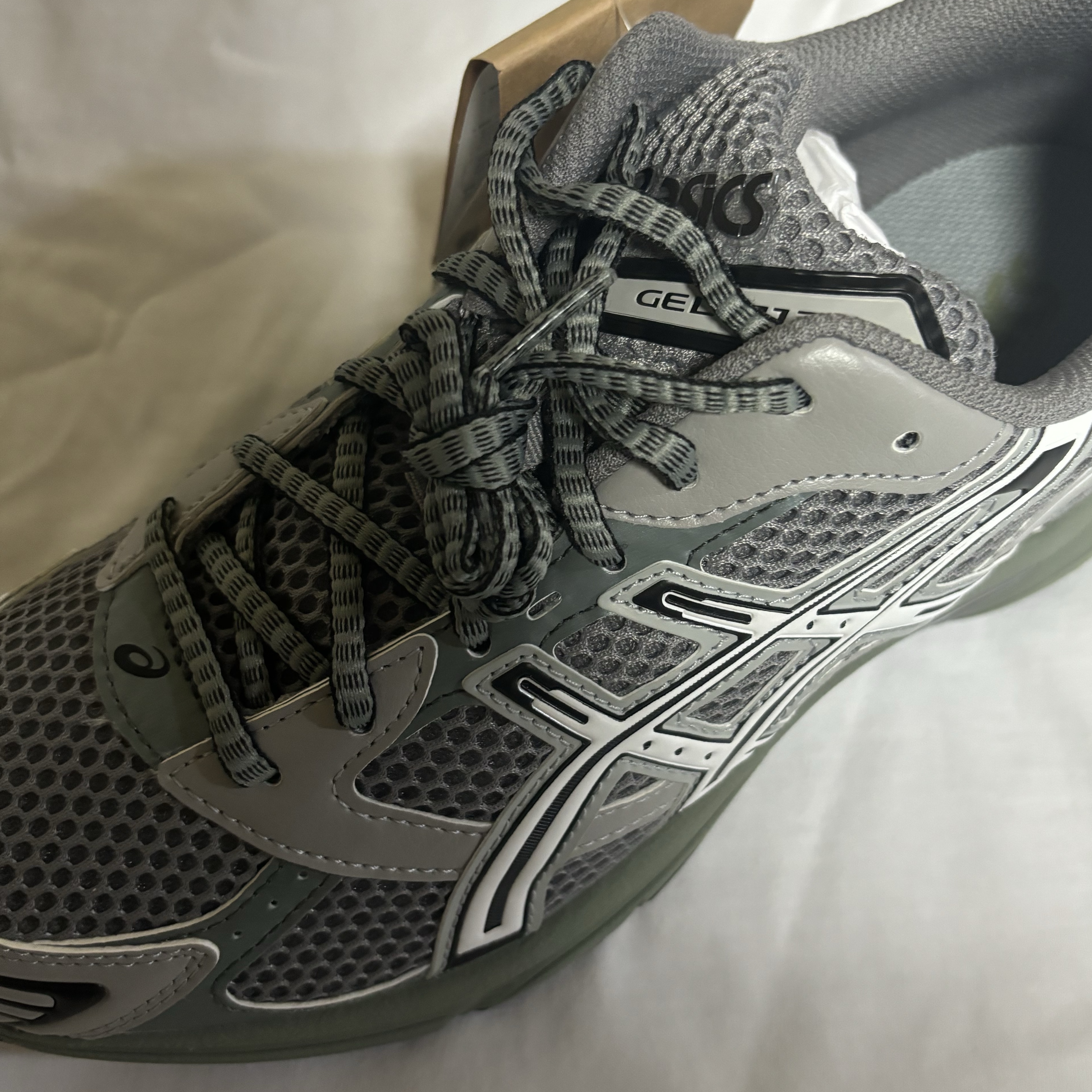 Asics Gel-1130 Wild Dove White - Folder Exclusive 착용 스타일