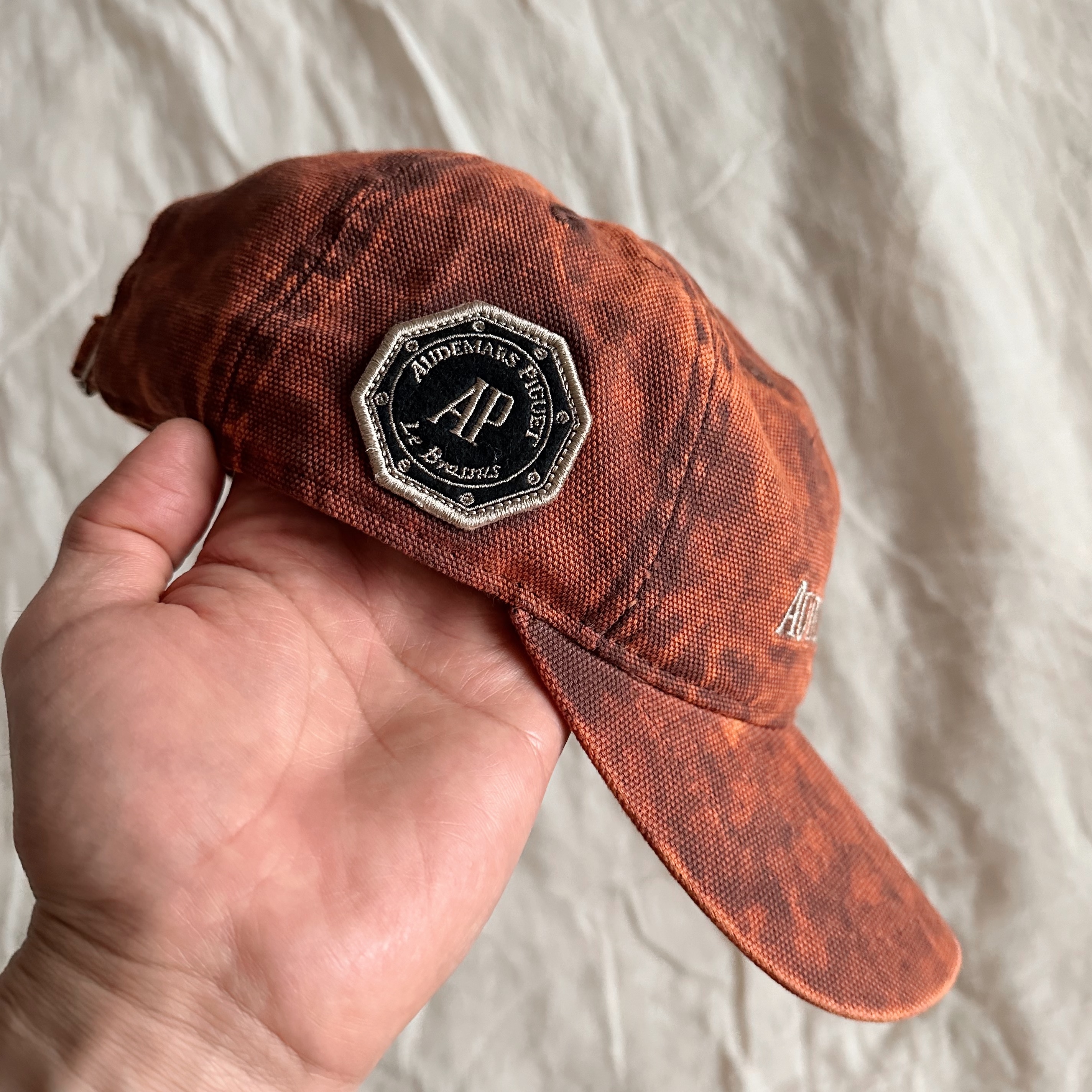 Travis Scott Cactus Jack x Audemars Piguet Hat I Brown 착용 스타일 - 2