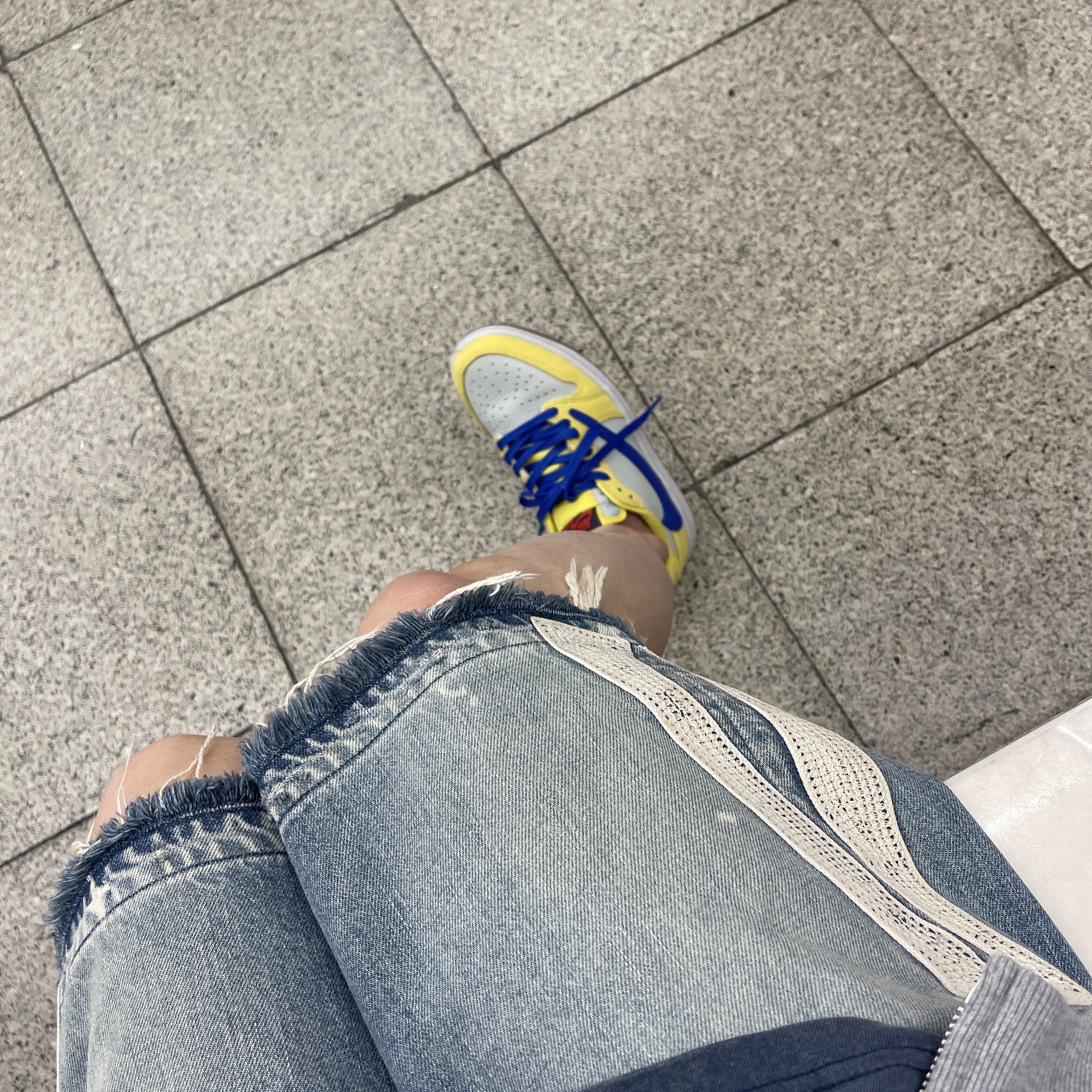 (W) Jordan 1 x Travis Scott Retro Low OG SP Canary 착용 스타일