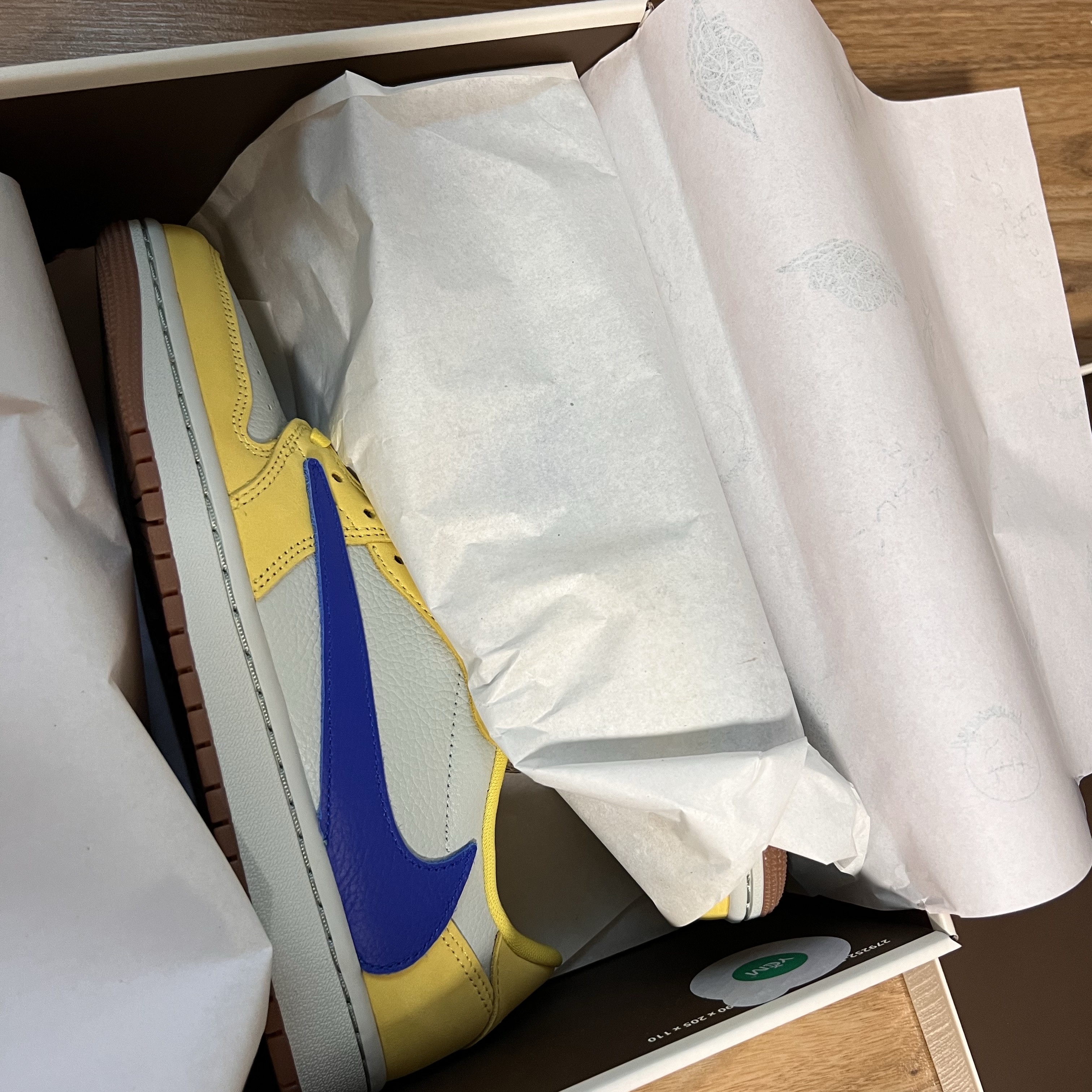 (W) Jordan 1 x Travis Scott Retro Low OG SP Canary 착용 스타일