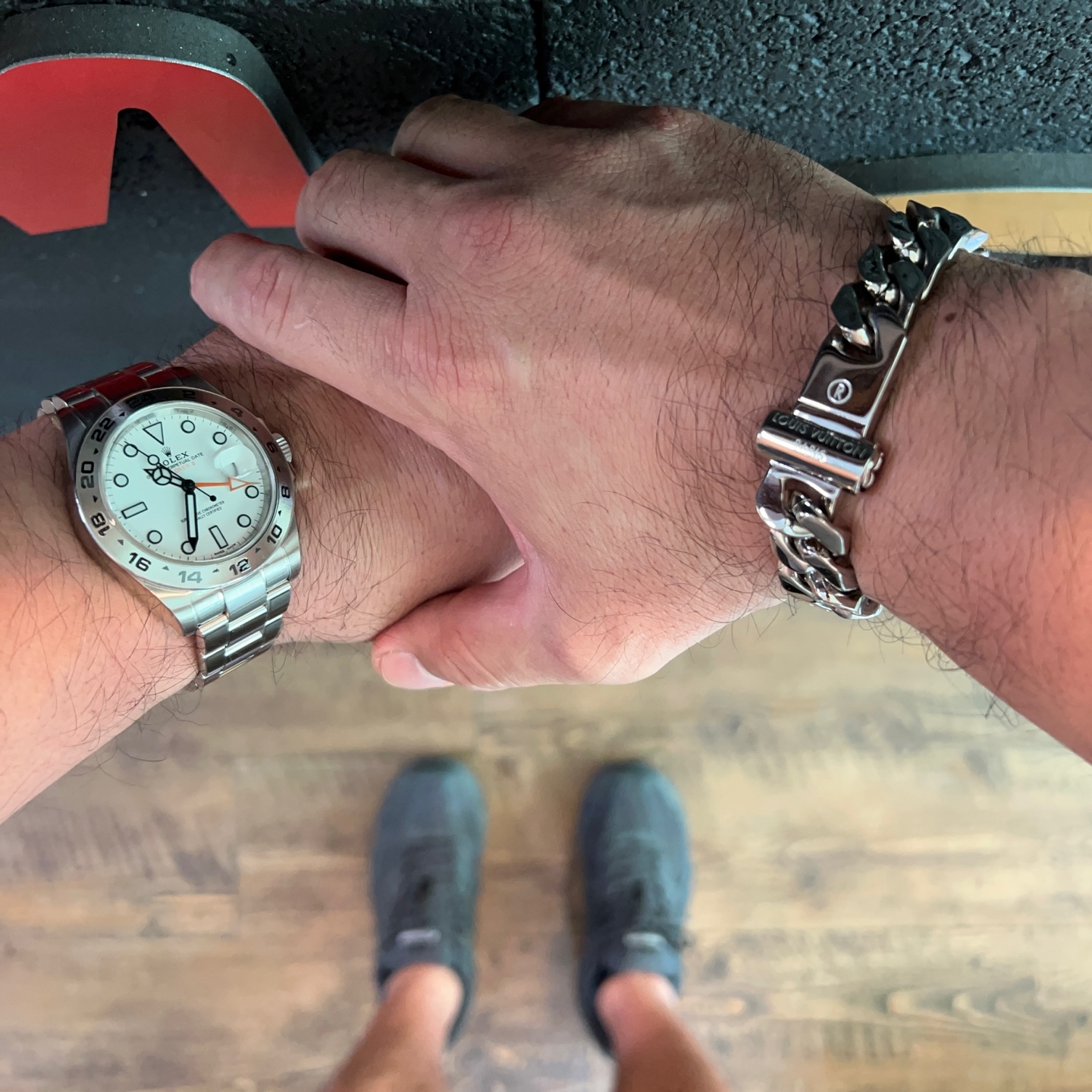Nike Zoom Vomero 5 SP Anthracite 2023, Rolex Explorer II 42mm 226570 White Oyster 착용 스타일 - 2