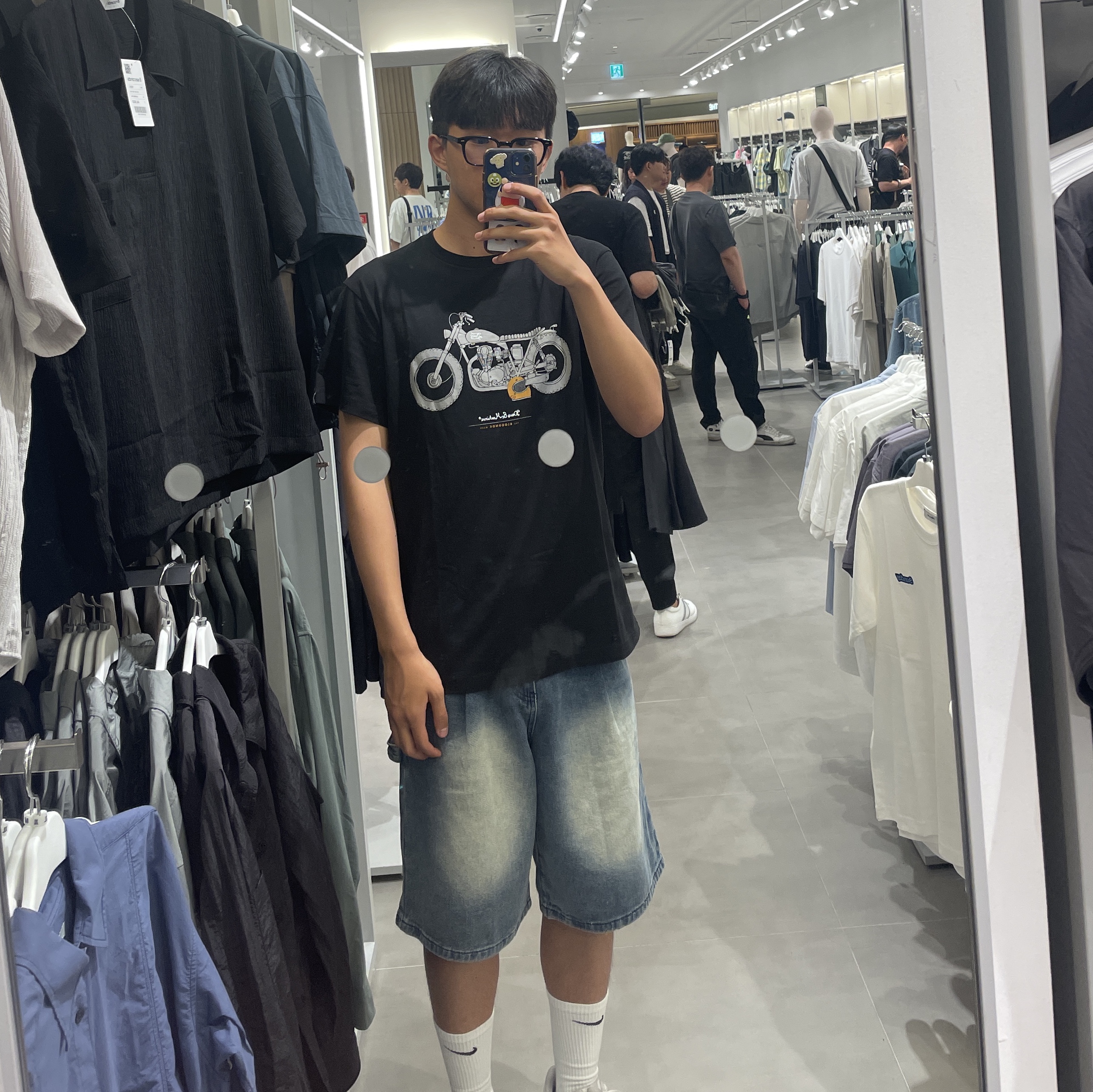 Gentle Monster Kubo 01 Black, Deus Ex Machina The Bloodnok T-Shirt Black 착용 스타일