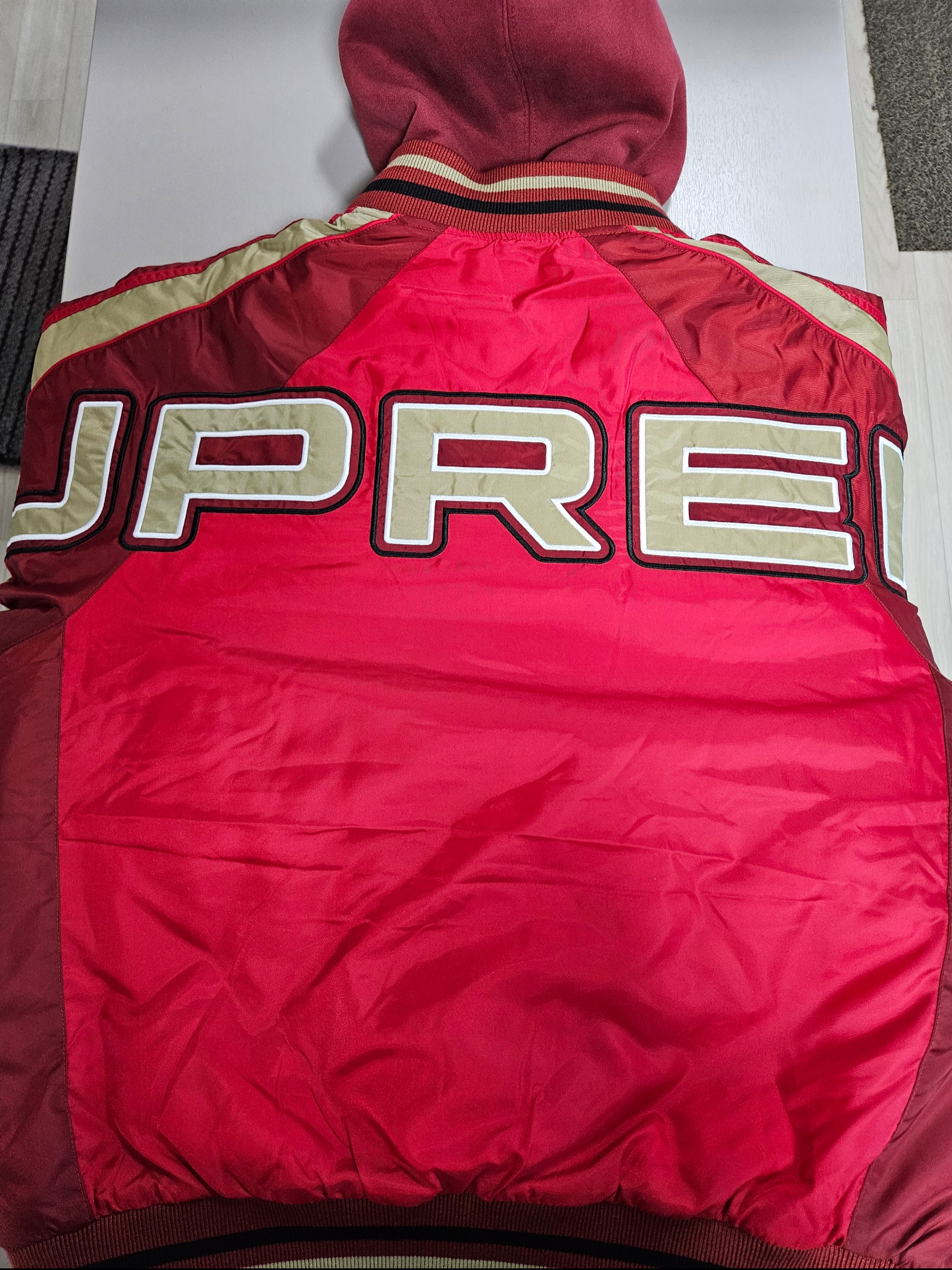 Supreme Hooded Stadium Jacket Red - 24SS 착용 스타일 - 4