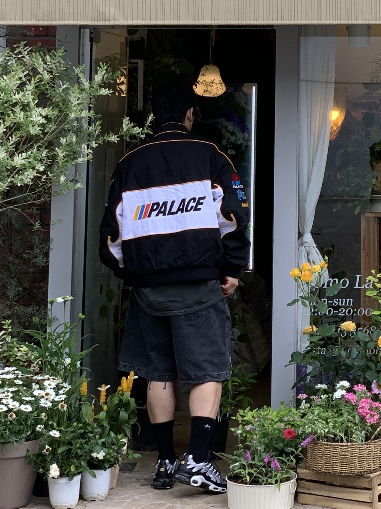 Palace Fast Cotton Jacket Black - 23SS, Nike Air Max Plus Black Metallic Silver 착용 스타일 - 3